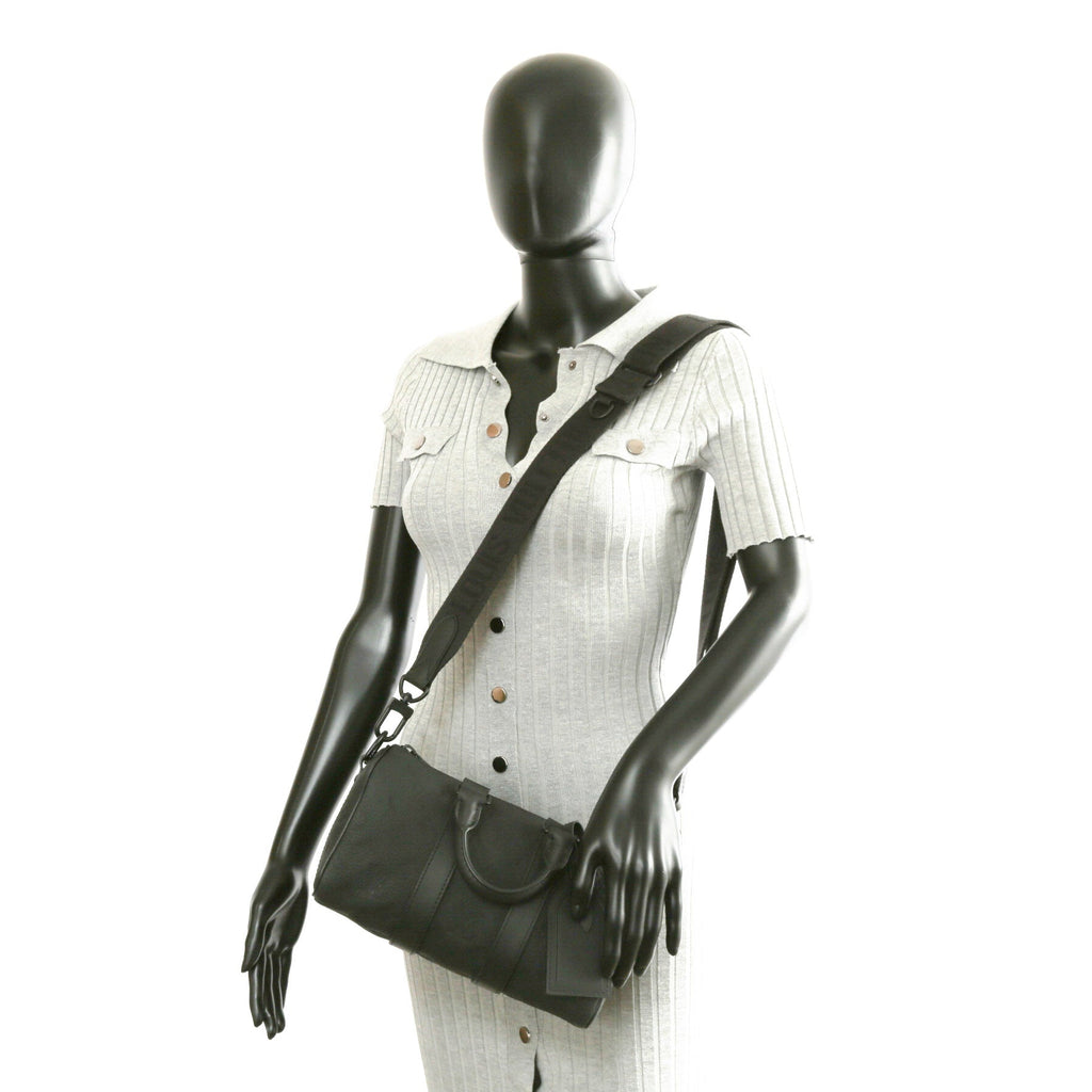 LOUIS VUITTON Keepall 25 Bandouliere Taurillon Black