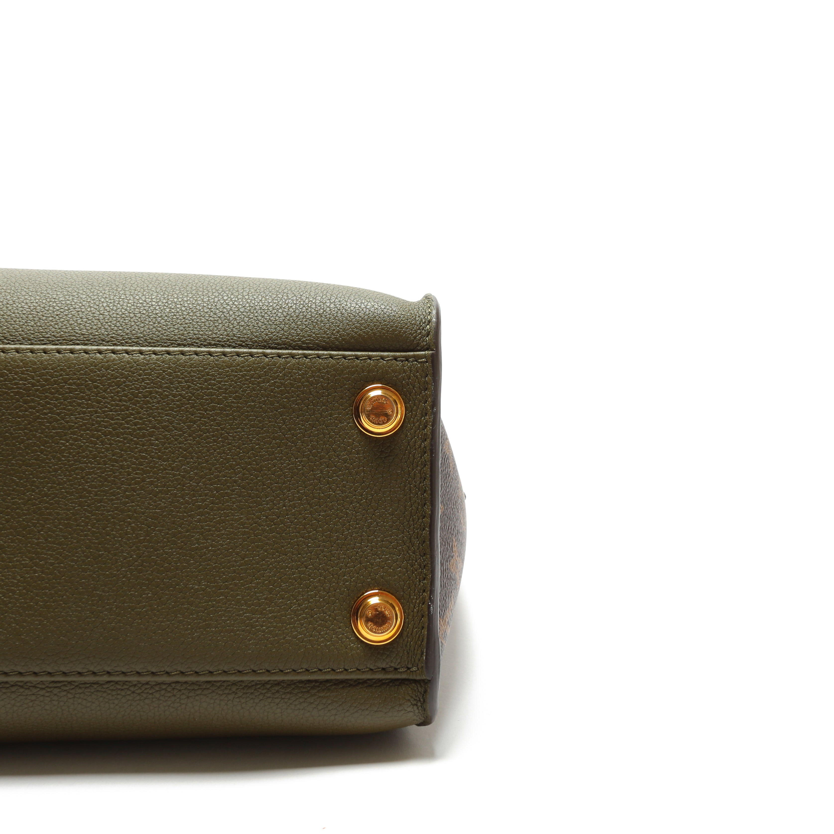 LOUIS VUITTON On My Side MM Laurel Green/Beige