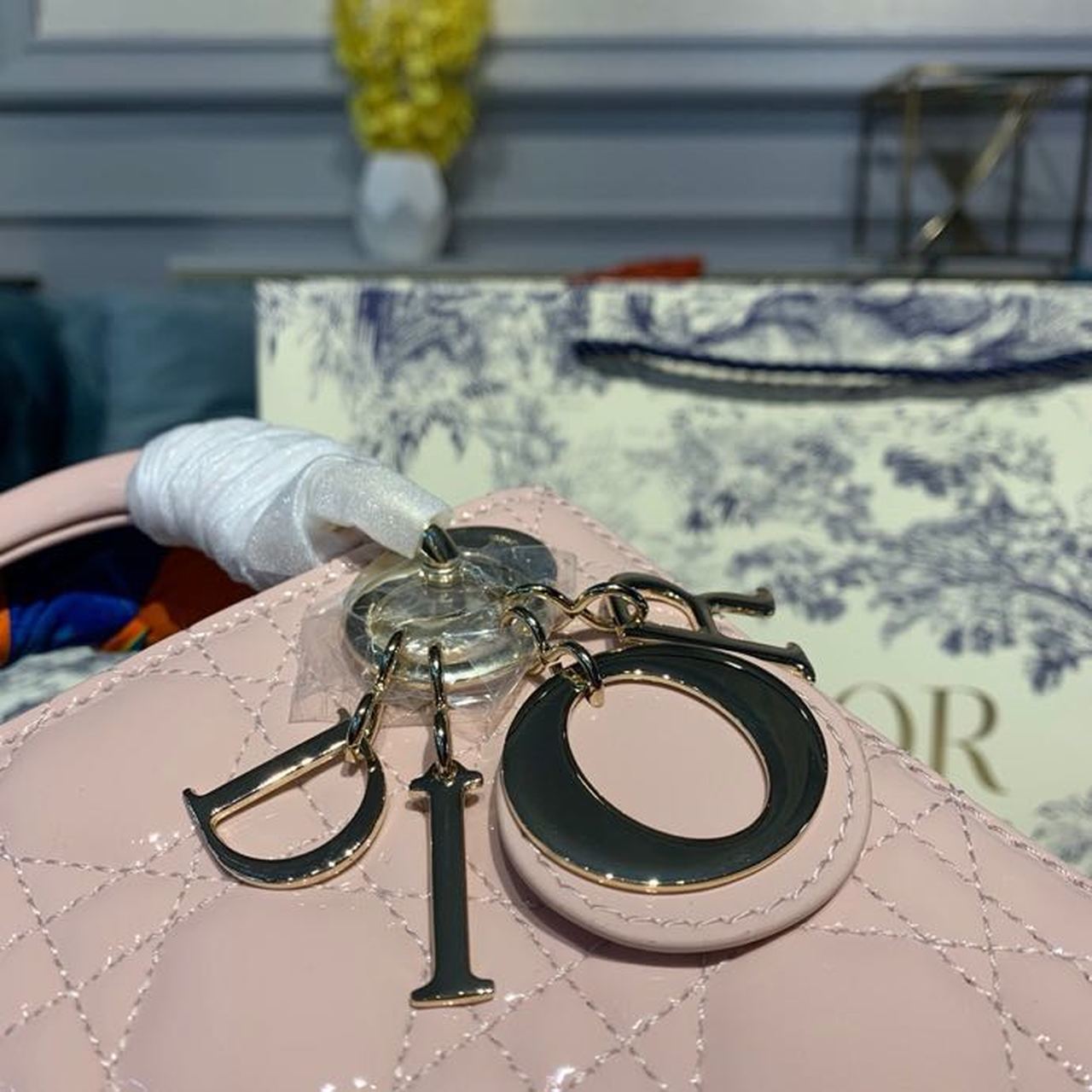 GLAMI Mini Lady Bag with Chain Gold Toned Hardware Spring/Summer Collection, Light Pink, For Women WomenÃ¢â‚¬â„¢s Handbags, 18cm CD M0505OADU_M15P