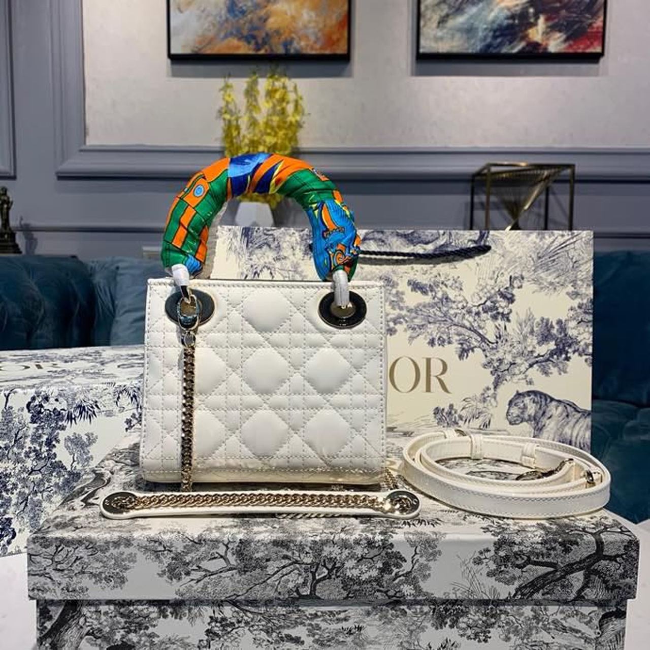 GLAMI Mini Lady Bag with Chain Gold Toned Hardware Spring/Summer Collection, White, For Women WomenÃ¢â‚¬â„¢s Handbags, 18cm CD M0505INEA_M030_M15P