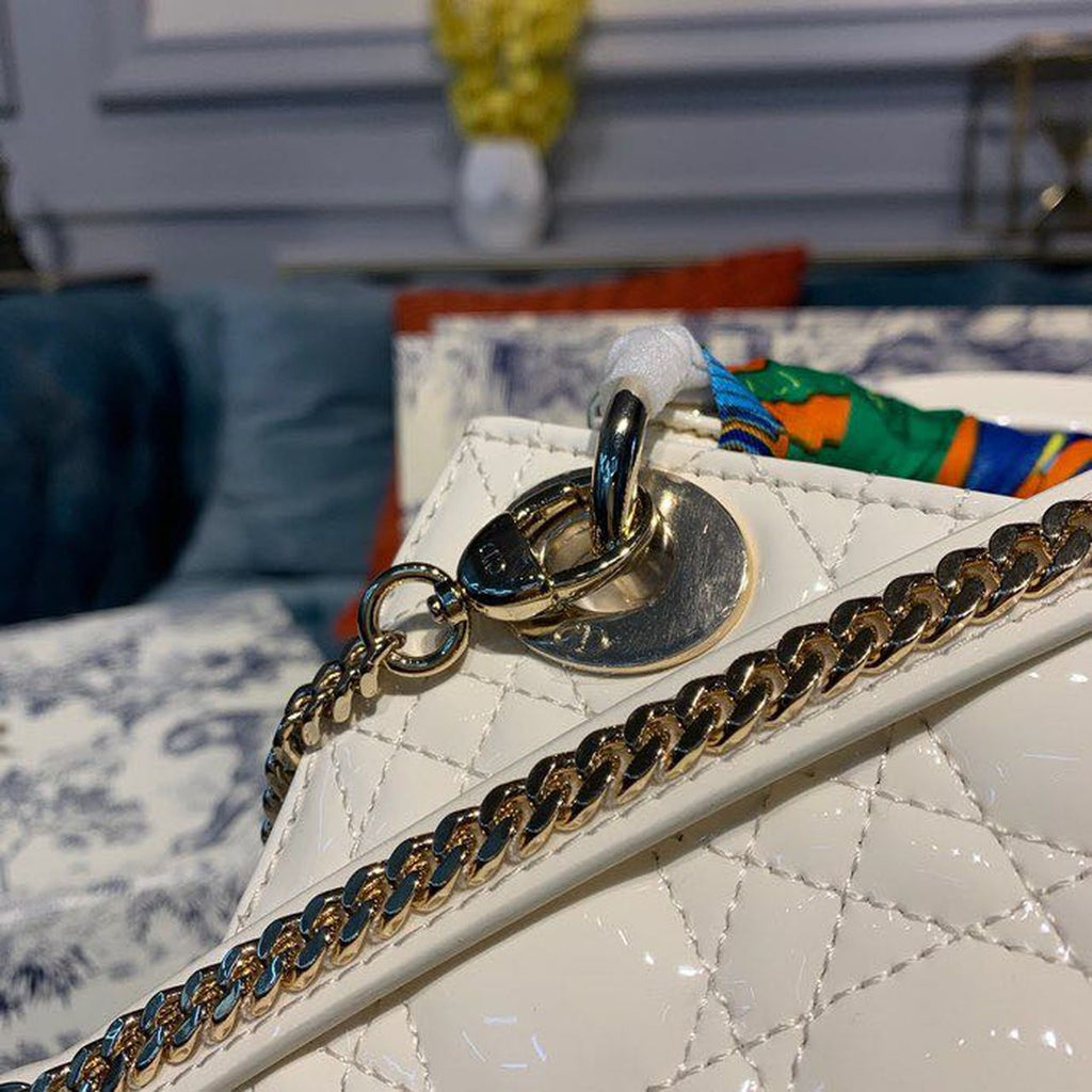 GLAMI Mini Lady Bag with Chain Gold Toned Hardware Spring/Summer Collection, White, For Women WomenÃ¢â‚¬â„¢s Handbags, 18cm CD M0505INEA_M030_M15P