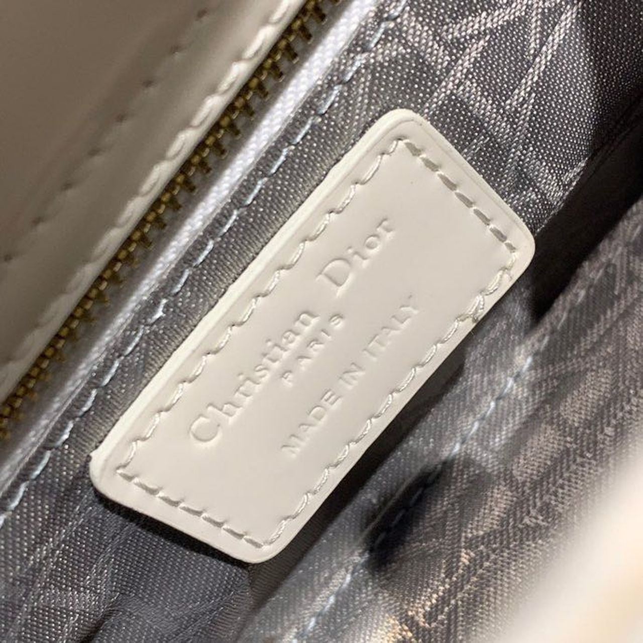 GLAMI Mini Lady Bag with Chain Gold Toned Hardware Spring/Summer Collection, White, For Women WomenÃ¢â‚¬â„¢s Handbags, 18cm CD M0505INEA_M030_M15P
