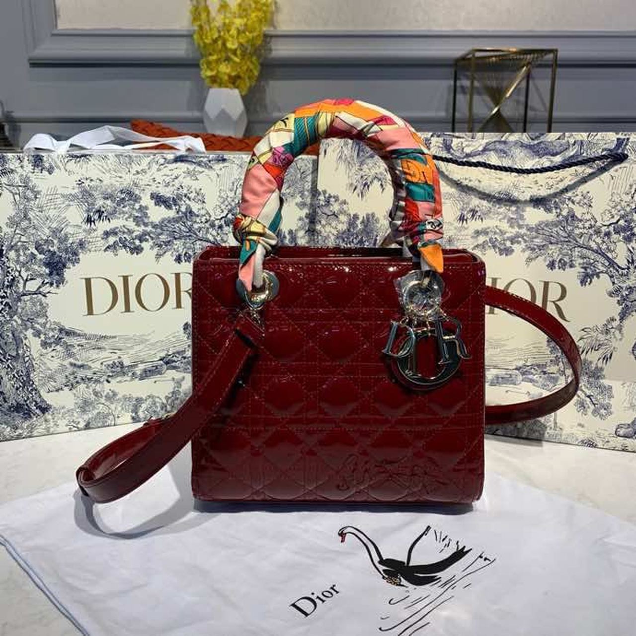 GLAMI MeGLAMIum Lady Bag Gold Toned Hardware Burgundy Patent For Women 9.5in/24cm CD