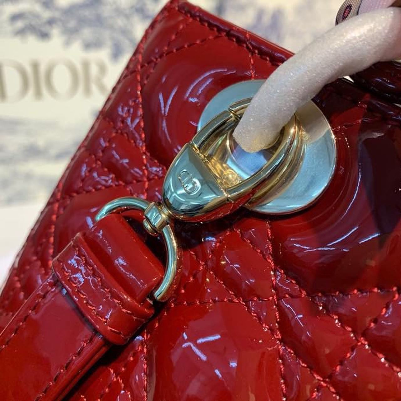 GLAMI MeGLAMIum Lady Bag Gold Toned Hardware Burgundy Patent For Women 9.5in/24cm CD