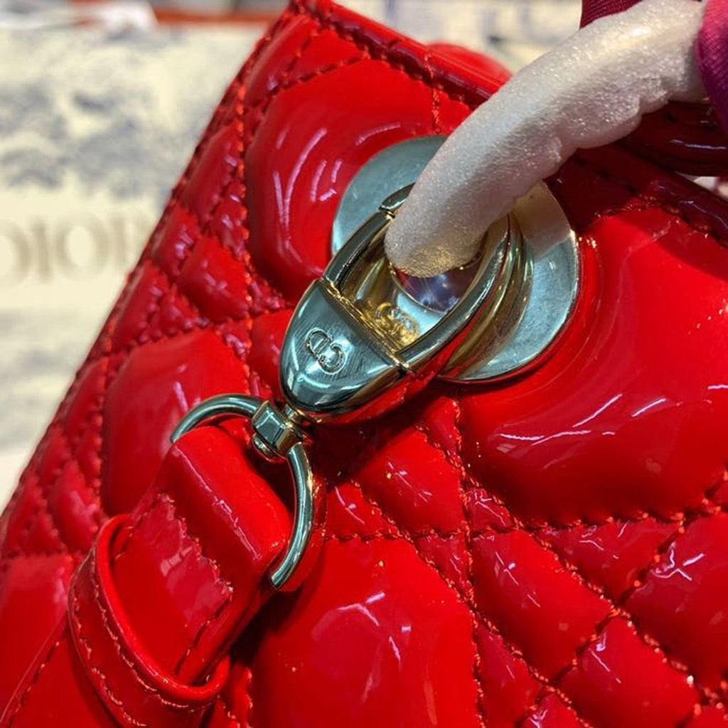 GLAMI MeGLAMIum Lady Bag Gold Toned Hardware Cherry Red Patent For Women 9.5in/24cm CD M0565OWCB_M323