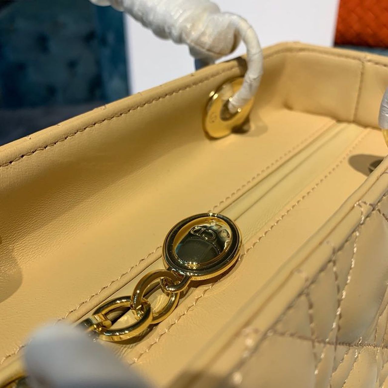 GLAMI MeGLAMIum Lady Bag Gold Toned Hardware Pale Yellow For Women 9.5in/24cm CD