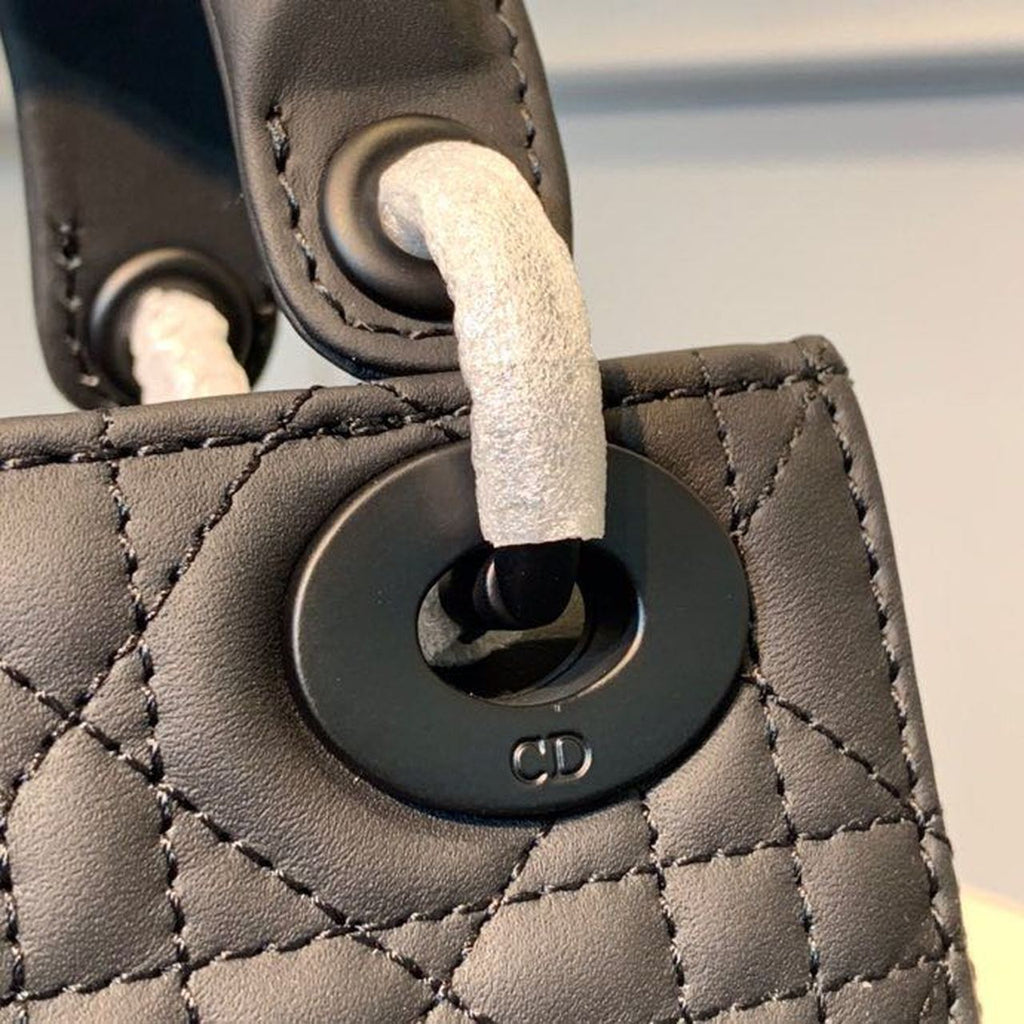 GLAMI Mini Lady Bag with Chain Matte Hardware Spring/Summer Collection, Black, For Women WomenÃ¢â‚¬â„¢s Handbags, 18cm CD M0505SLOI_M989