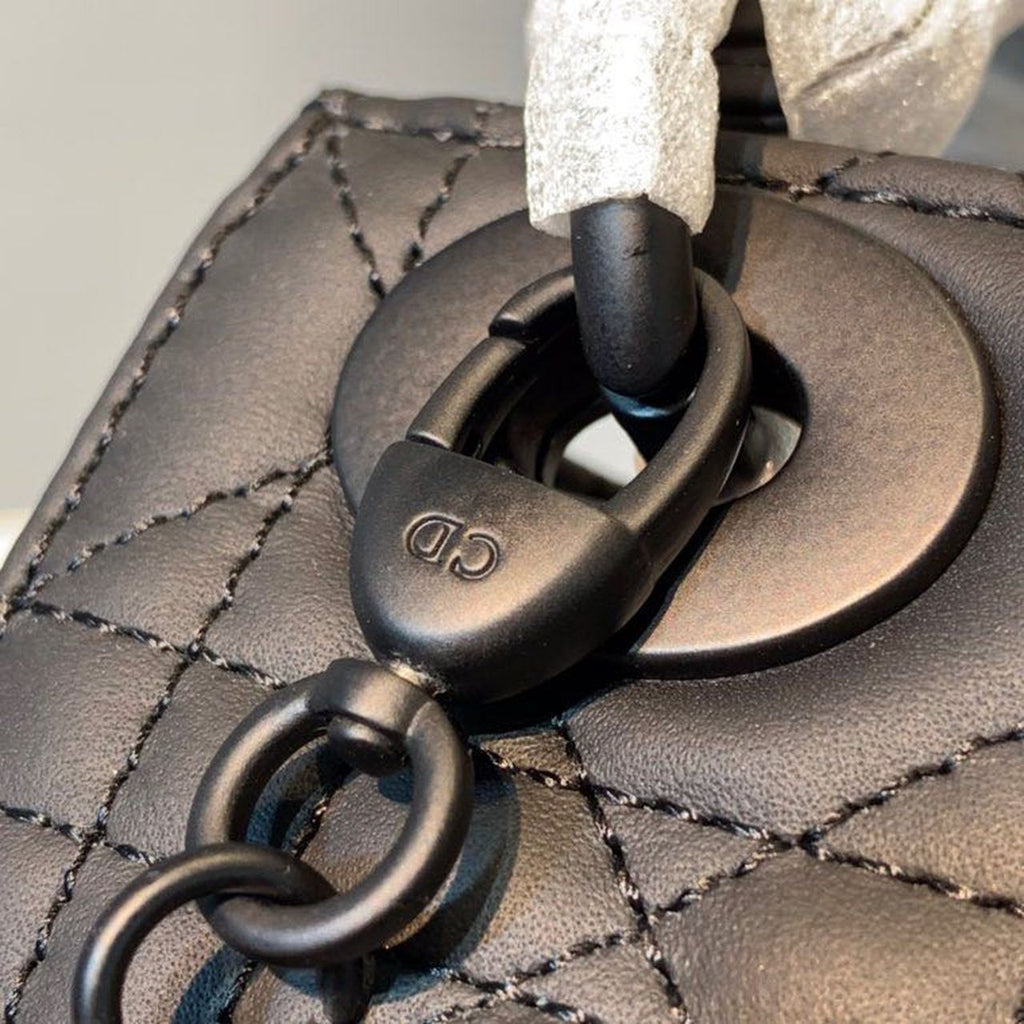 GLAMI Mini Lady Bag with Chain Matte Hardware Spring/Summer Collection, Black, For Women WomenÃ¢â‚¬â„¢s Handbags, 18cm CD M0505SLOI_M989