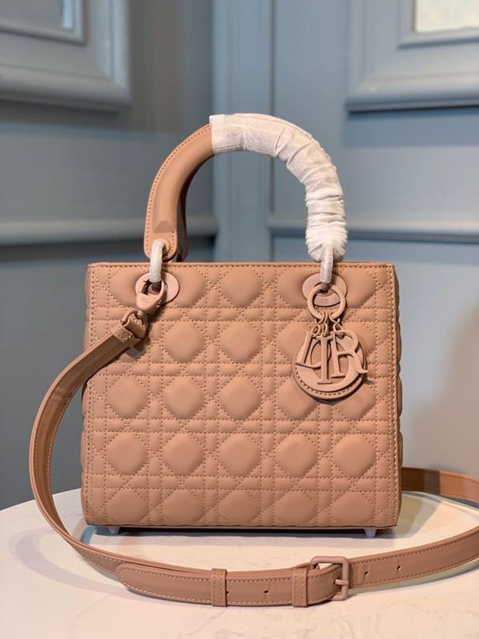 GLAMI MeGLAMIum Ultramatte Lady Bag Blush For Women, Women’s Handbags 9in/24cm CD M0565ILOI_M50P