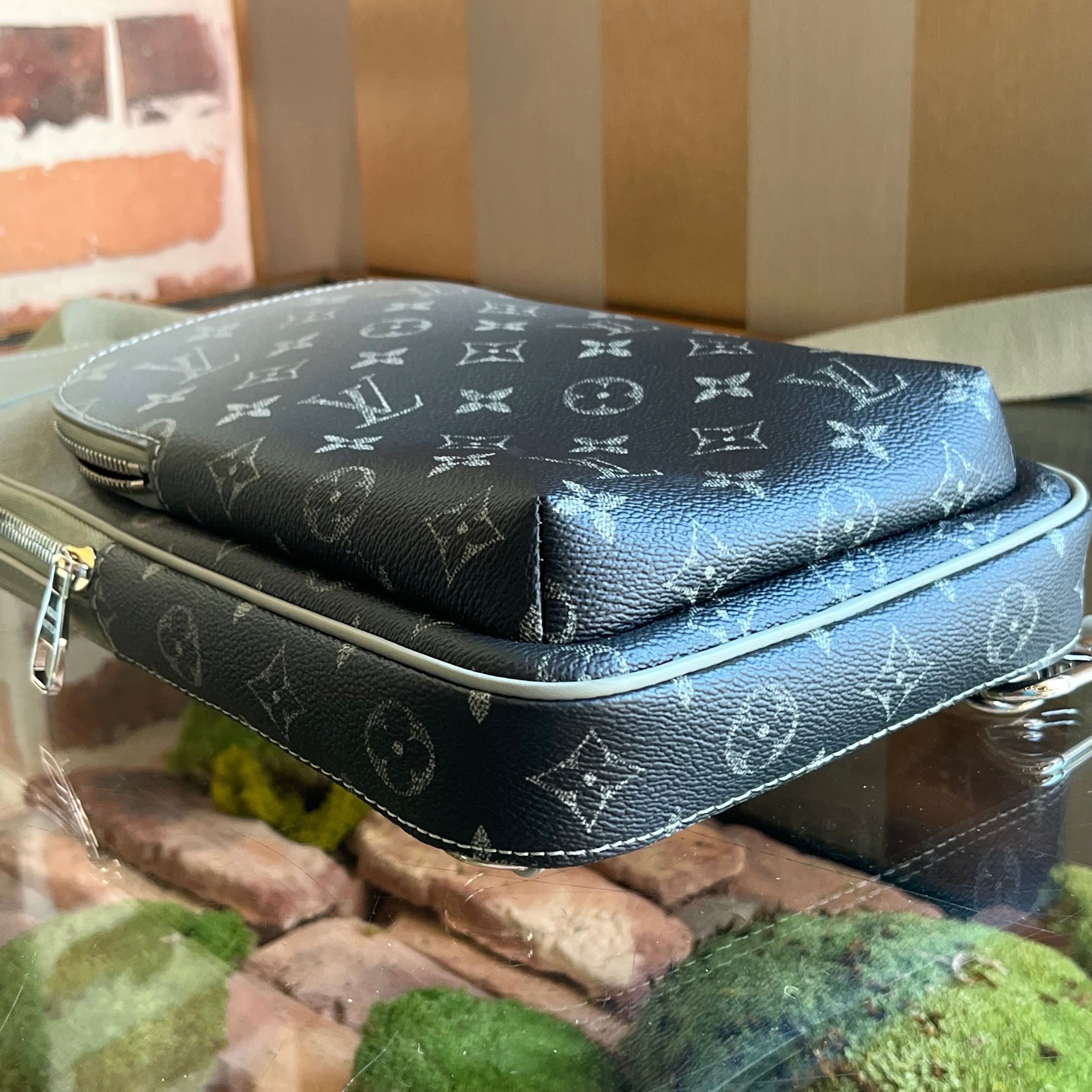 LOUIS VUITTON Avenue Slingbag Monogram Canvas Crossbody