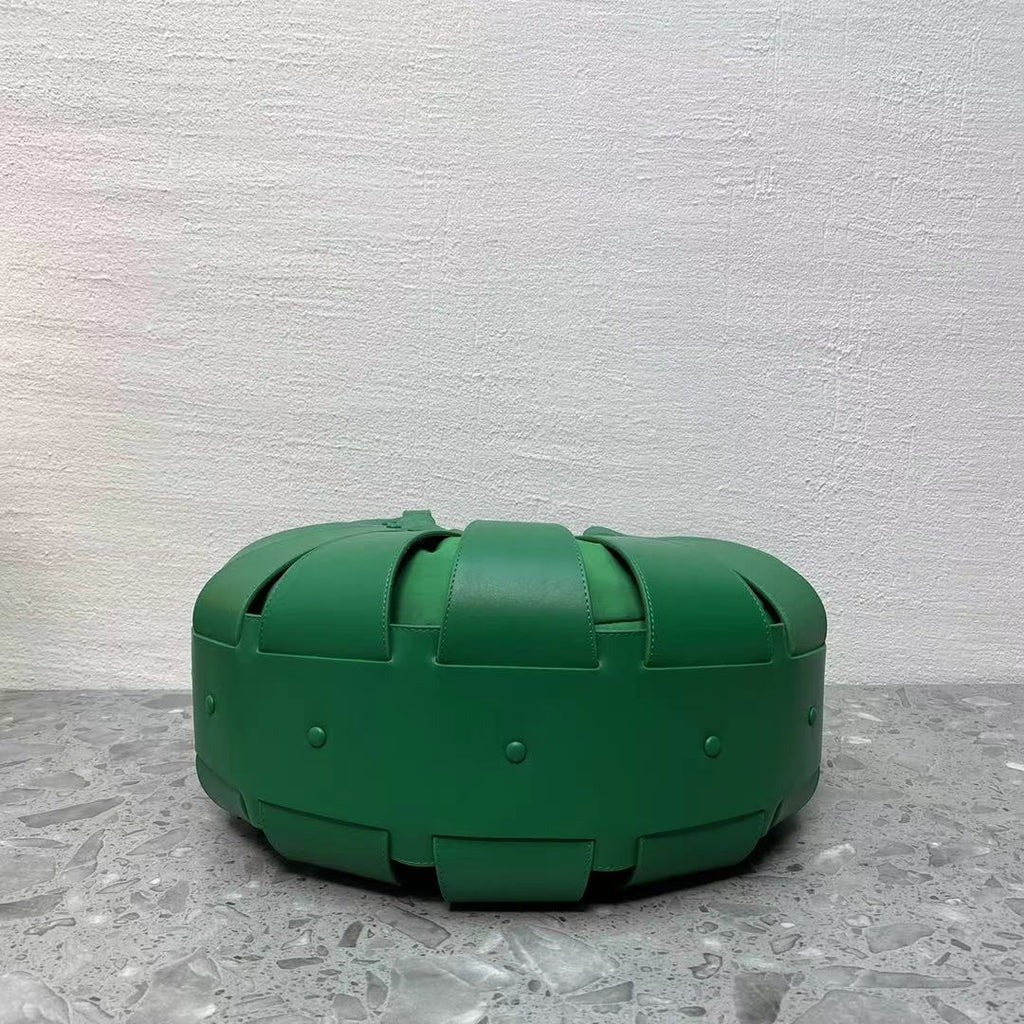 BV Medium Shoulder Bag Green, For Women, Women’s Bags 8.6in/22cm