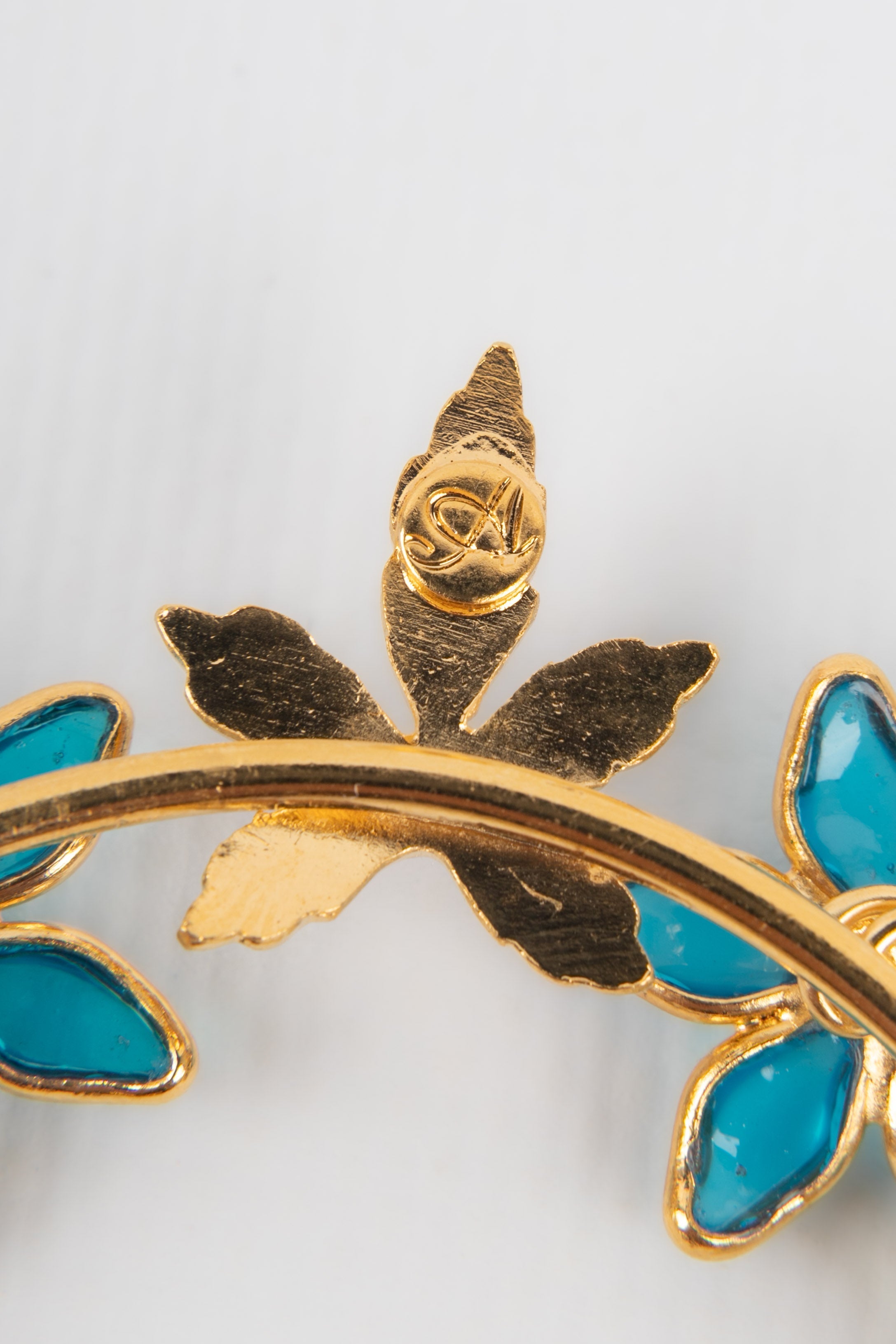 Collier Augustine
