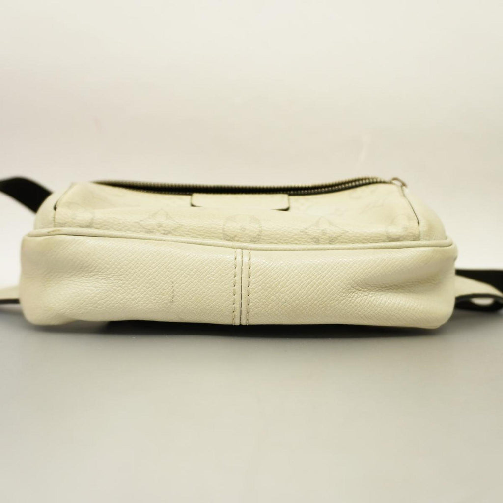 Louis Vuitton Outdoor  Leather Clutch Bag ()
