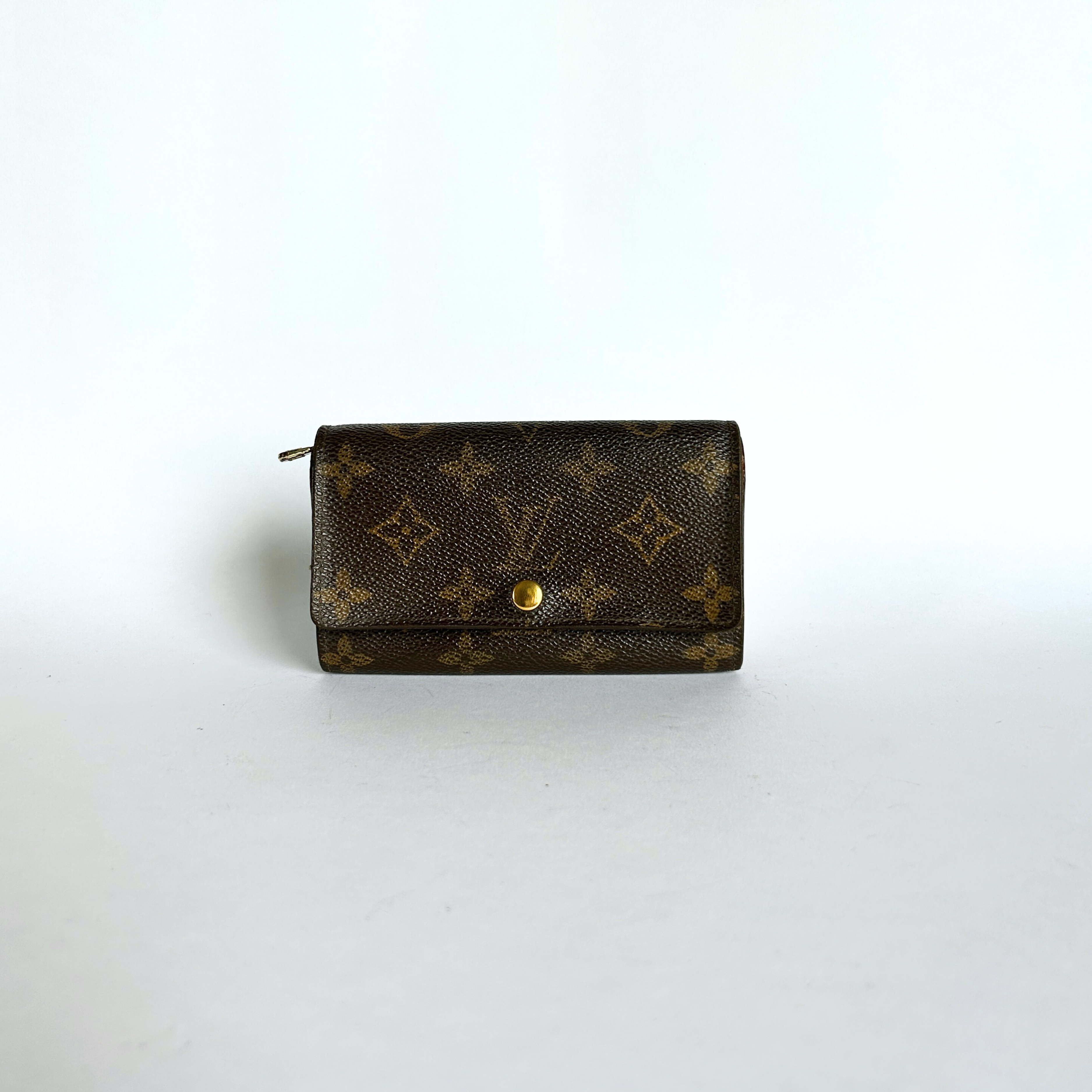 Louis Vuitton Wallet Medium in Monogram Canvas
