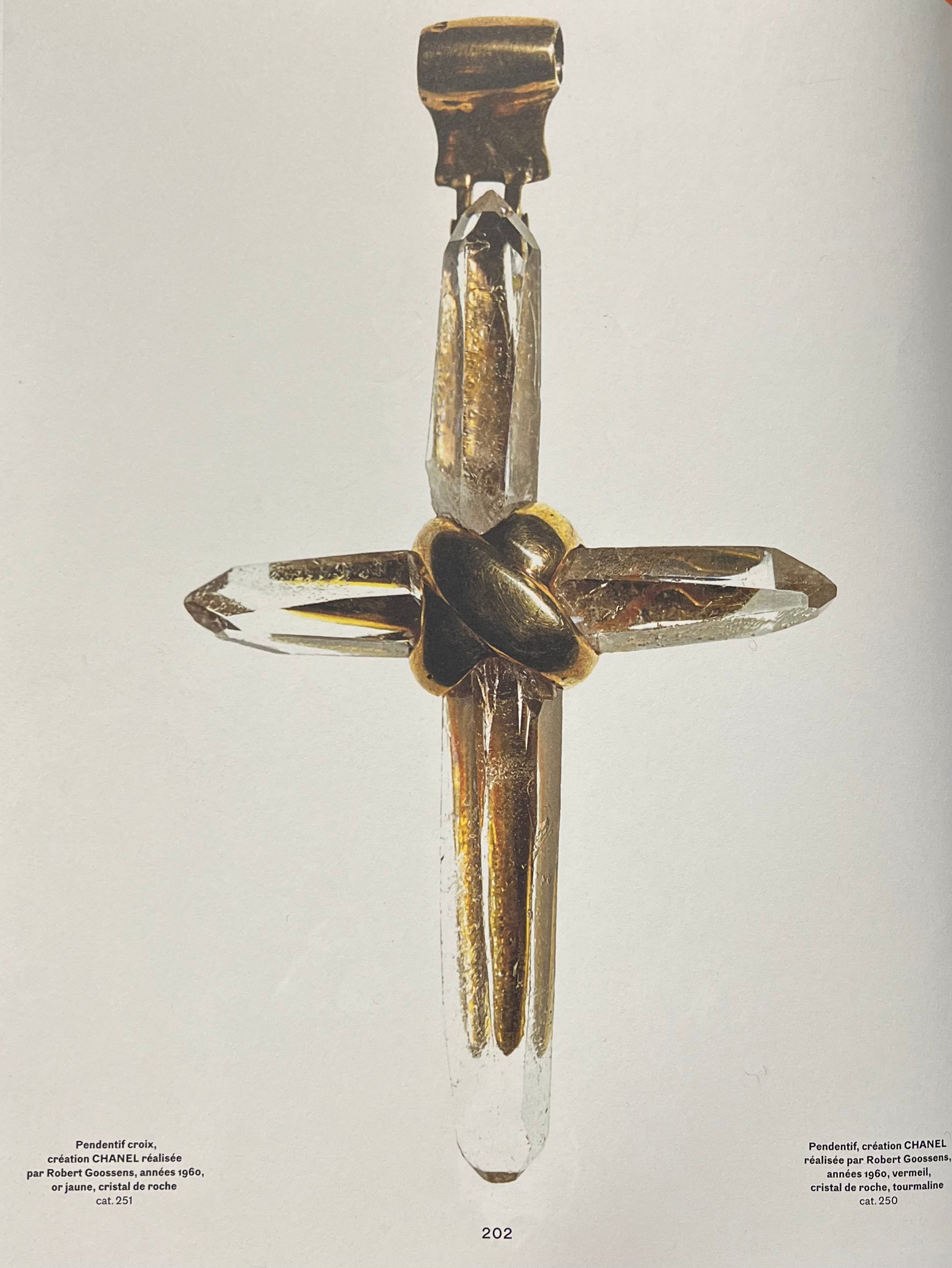 Pendentif croix Chanel par Goossens