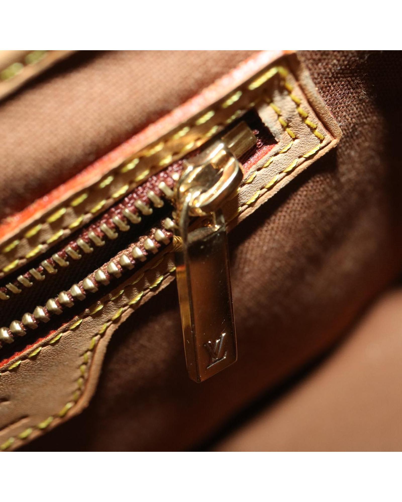 Miu Miu Leather Pink Shoulder Bag with Key Accessory