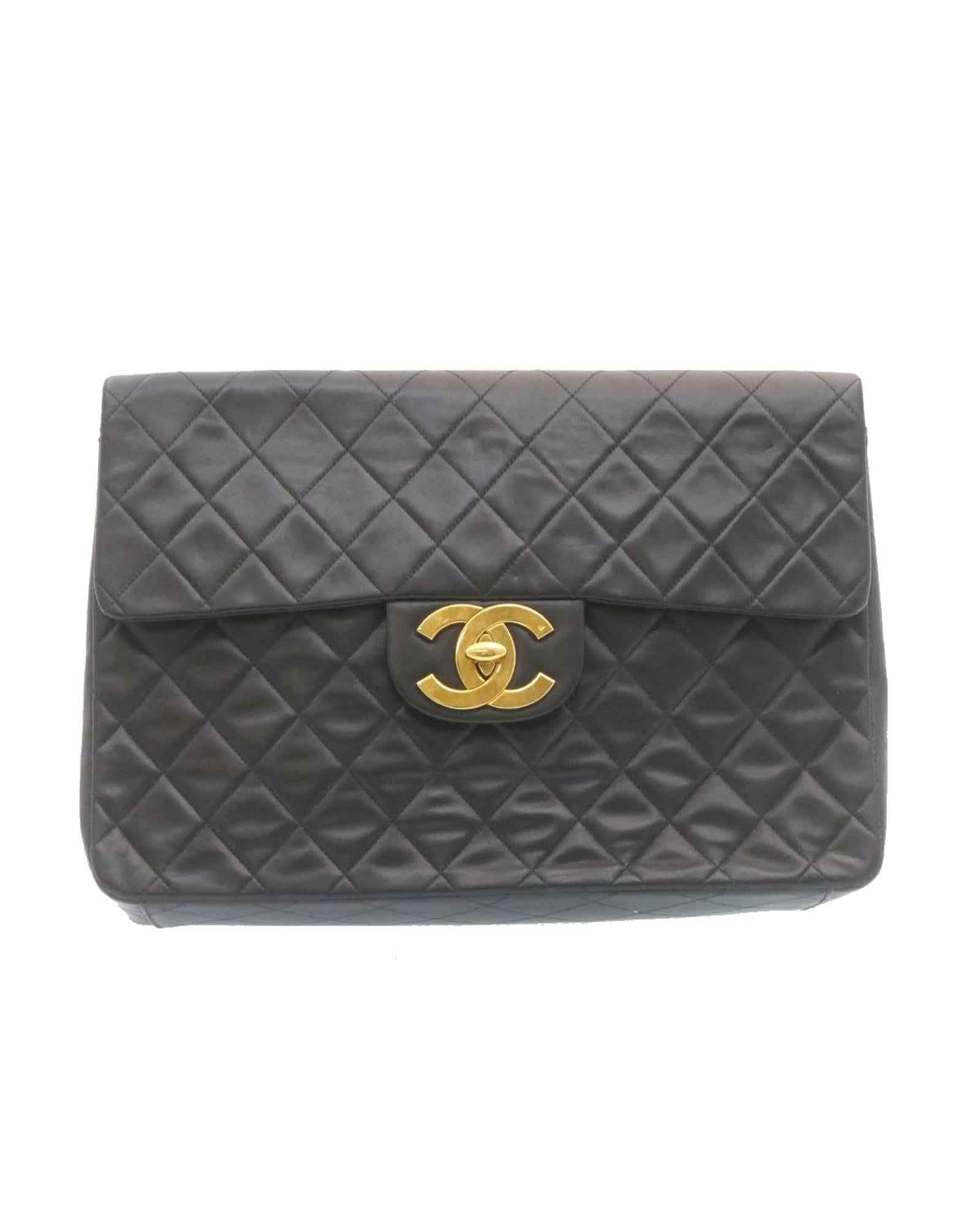 CHANEL Classic Jumbo Shoulder Bag