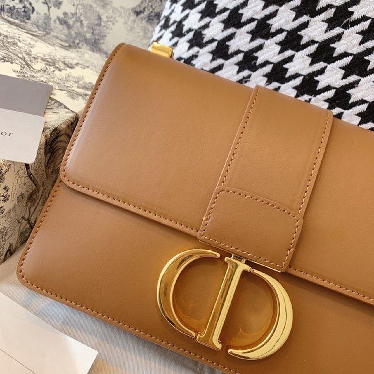GLAMI 30 Montaigne Bag Amber Box For Women 24cm/9in CD M9203UMOS_M70E