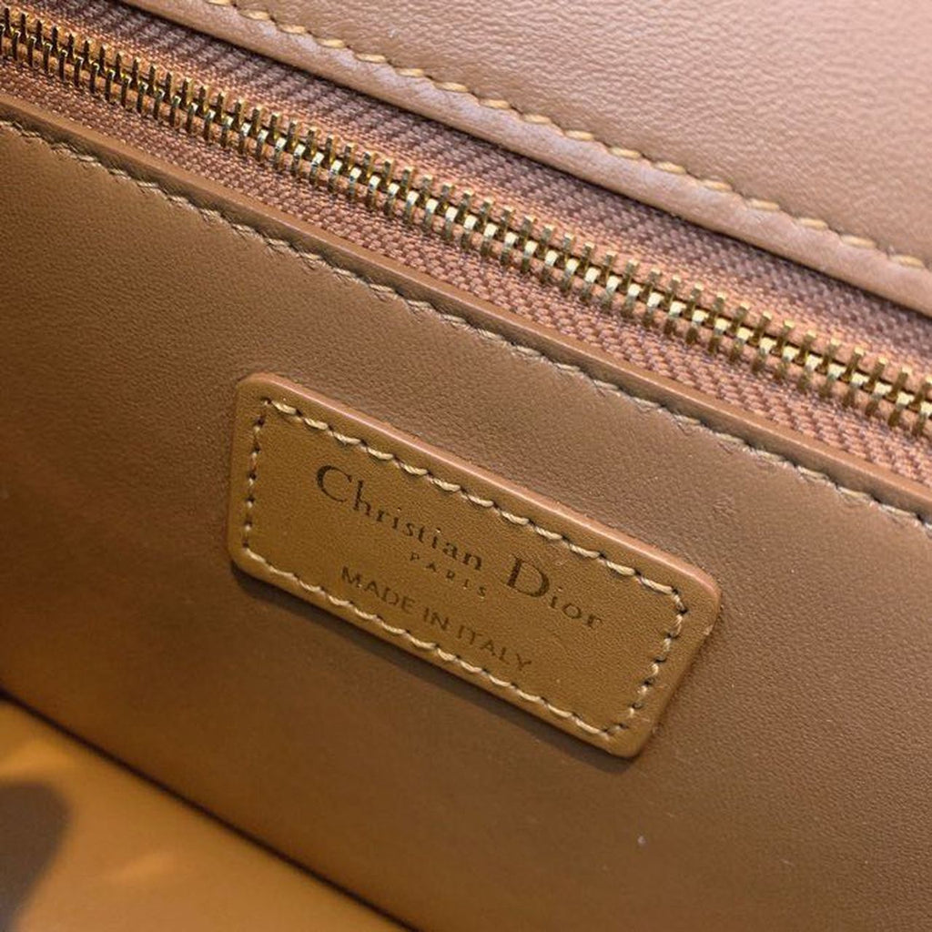 GLAMI 30 Montaigne Bag Amber Box For Women 24cm/9in CD M9203UMOS_M70E