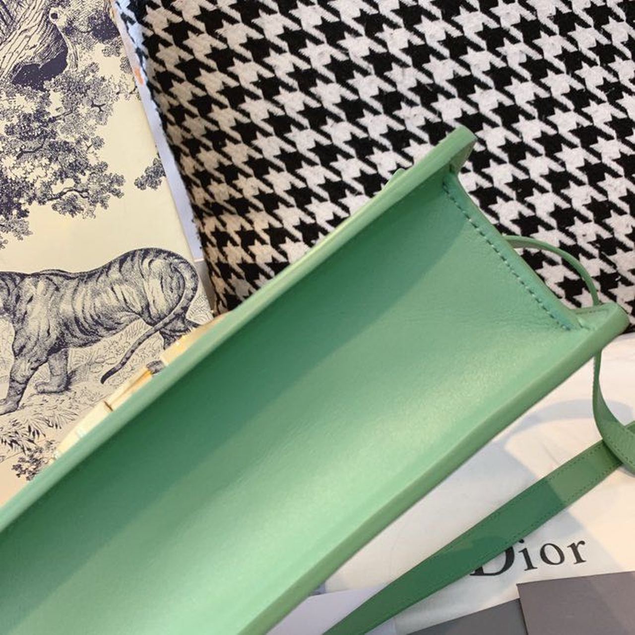 GLAMI MeGLAMIum 30 Montaigne Bag Deep Mint Green Box For Women 24cm/9in CD