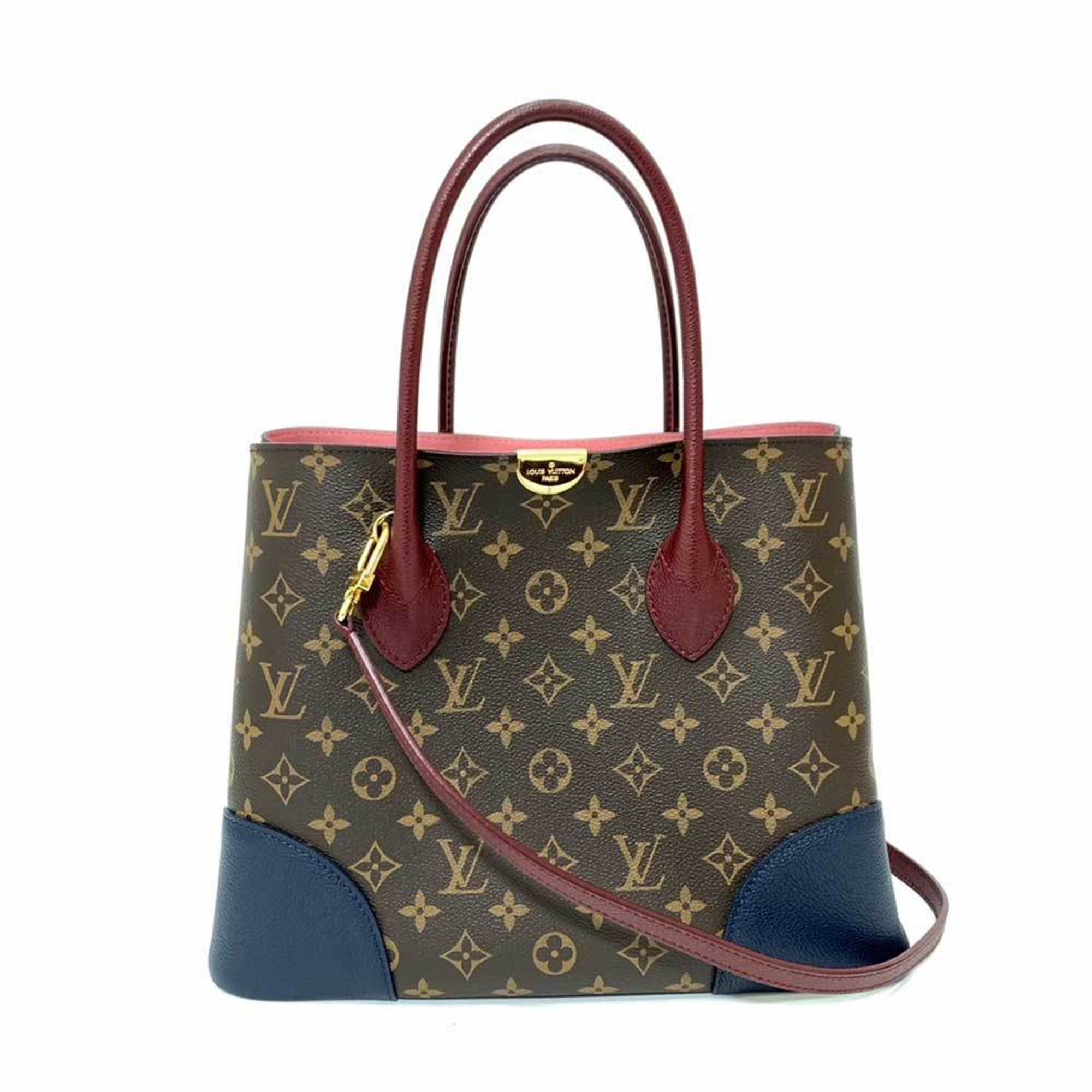 Canvas Shoulder Bag with Timeless Design and Refined Details