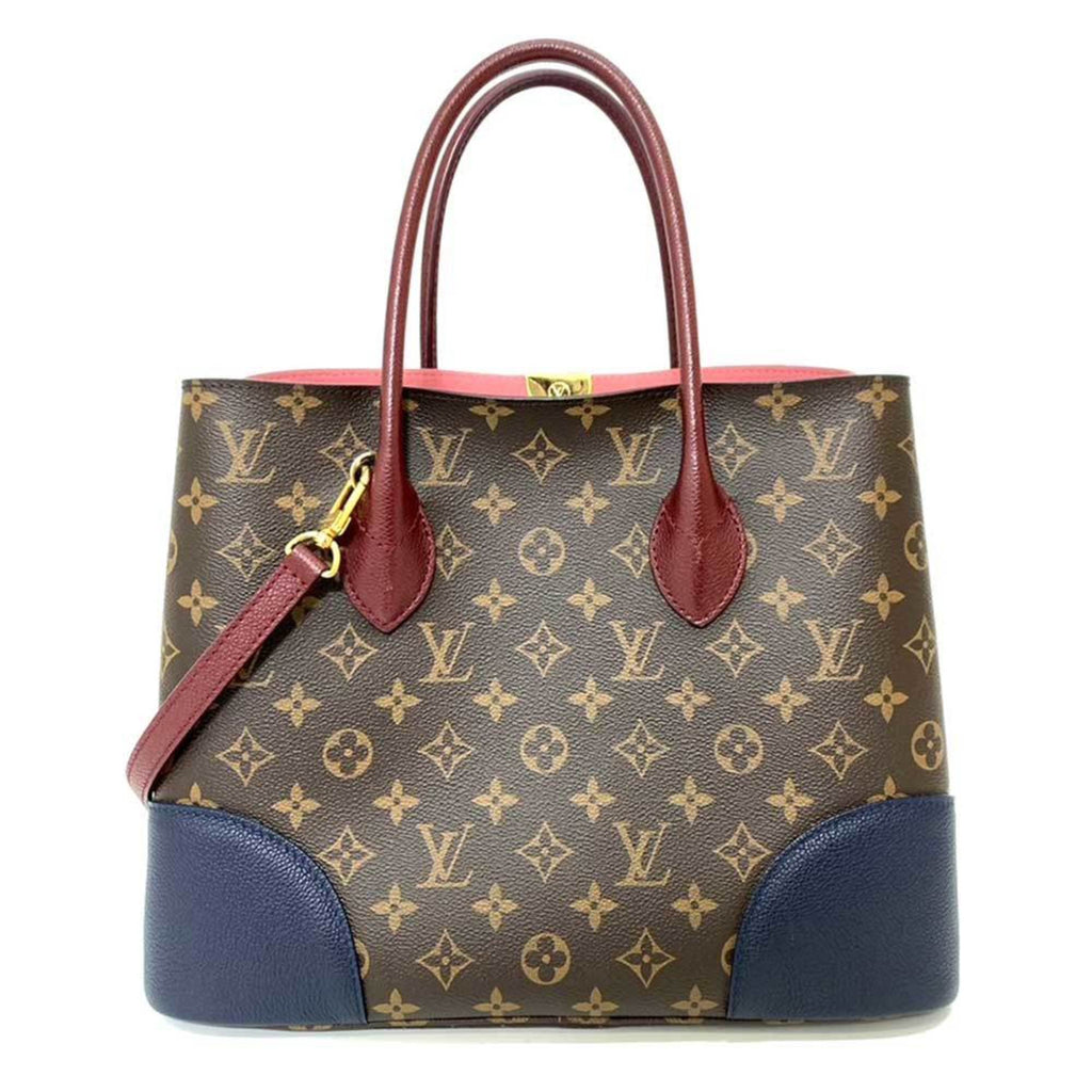 Canvas Shoulder Bag with Timeless Design and Refined Details
