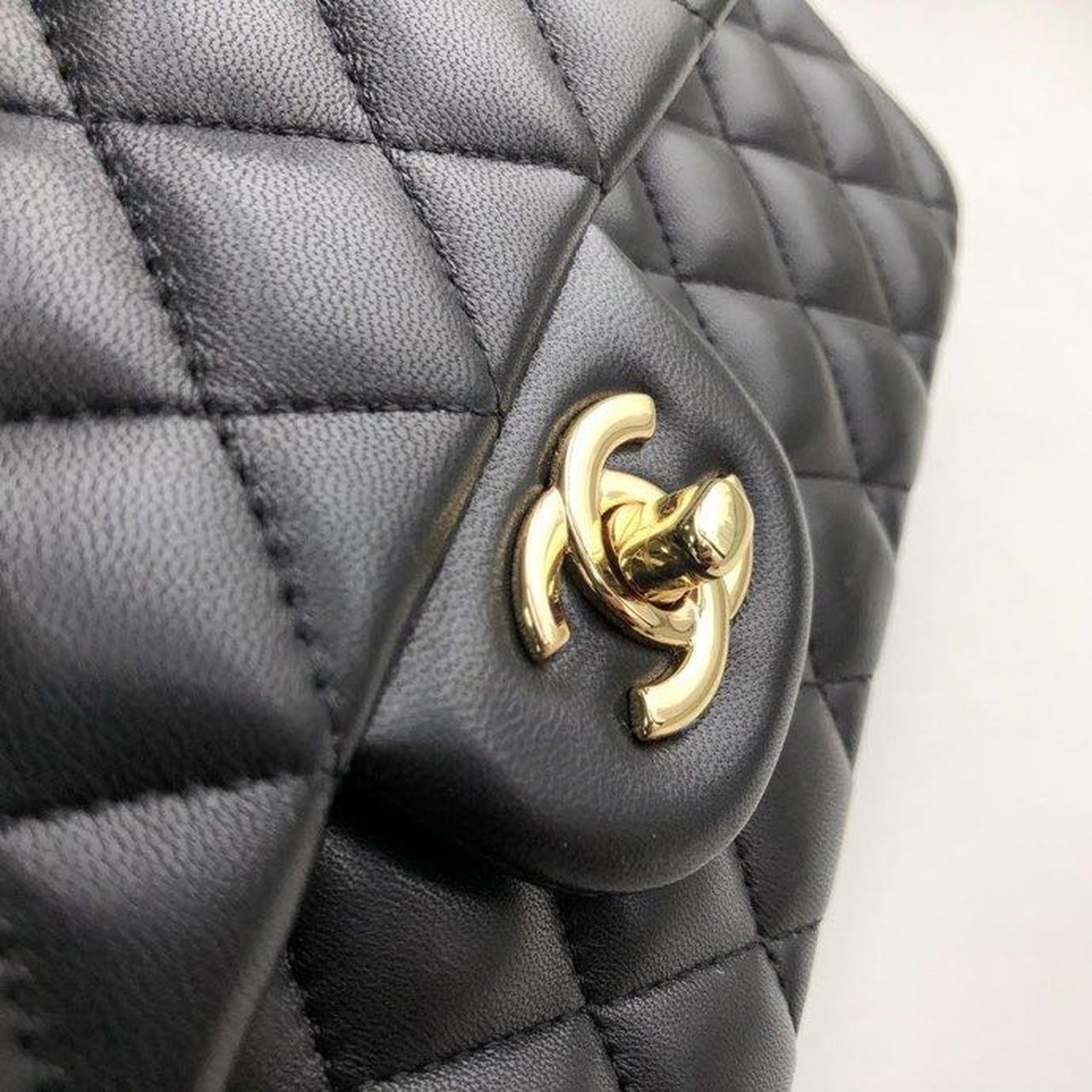 CHL Classic Handbag Gold Toned Hardware Black For Women, Women’s Bags, Shoulder And Crossbody Bags 10.2in/26cm A01112