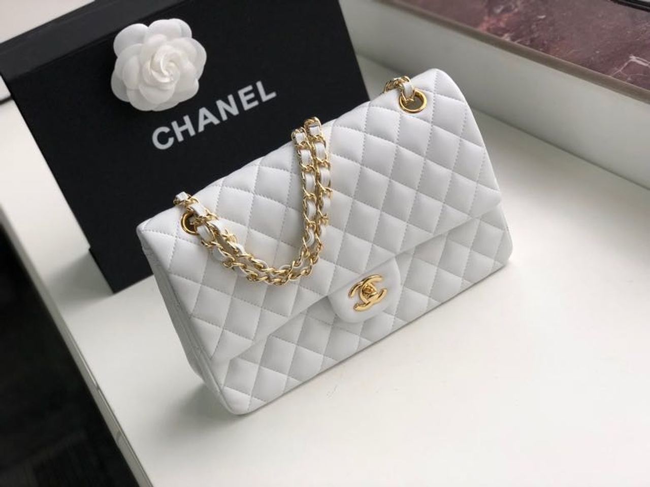CHL Classic Handbag Gold Toned Hardware White For Women, Women’s Bags, Shoulder And Crossbody Bags 10.2in/26cm A01112
