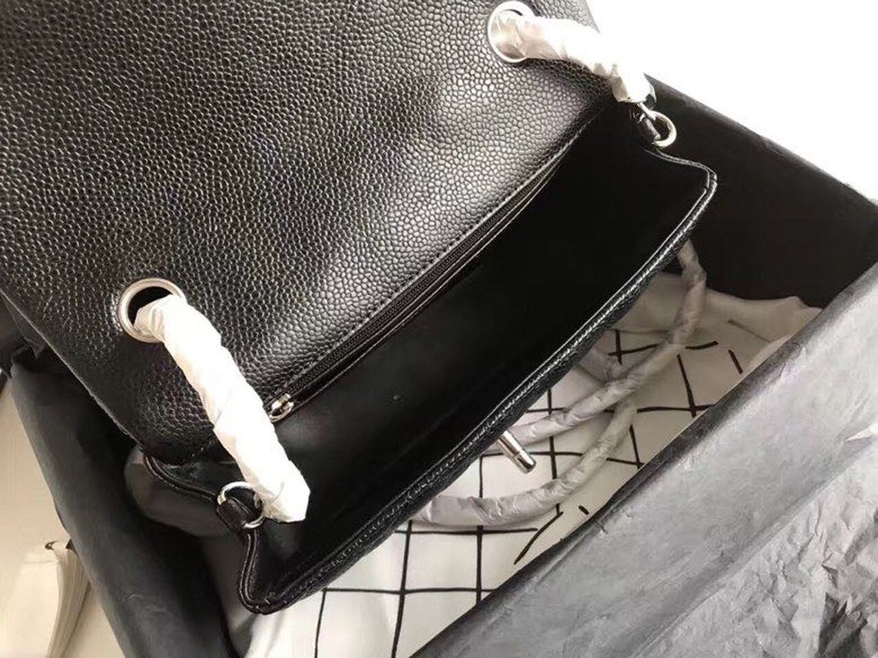 CHLSmall Classic Handbag Silver Hardware Black For Women Bags, Shoulder and Crossbody Bags 7.8in/20cm A01113