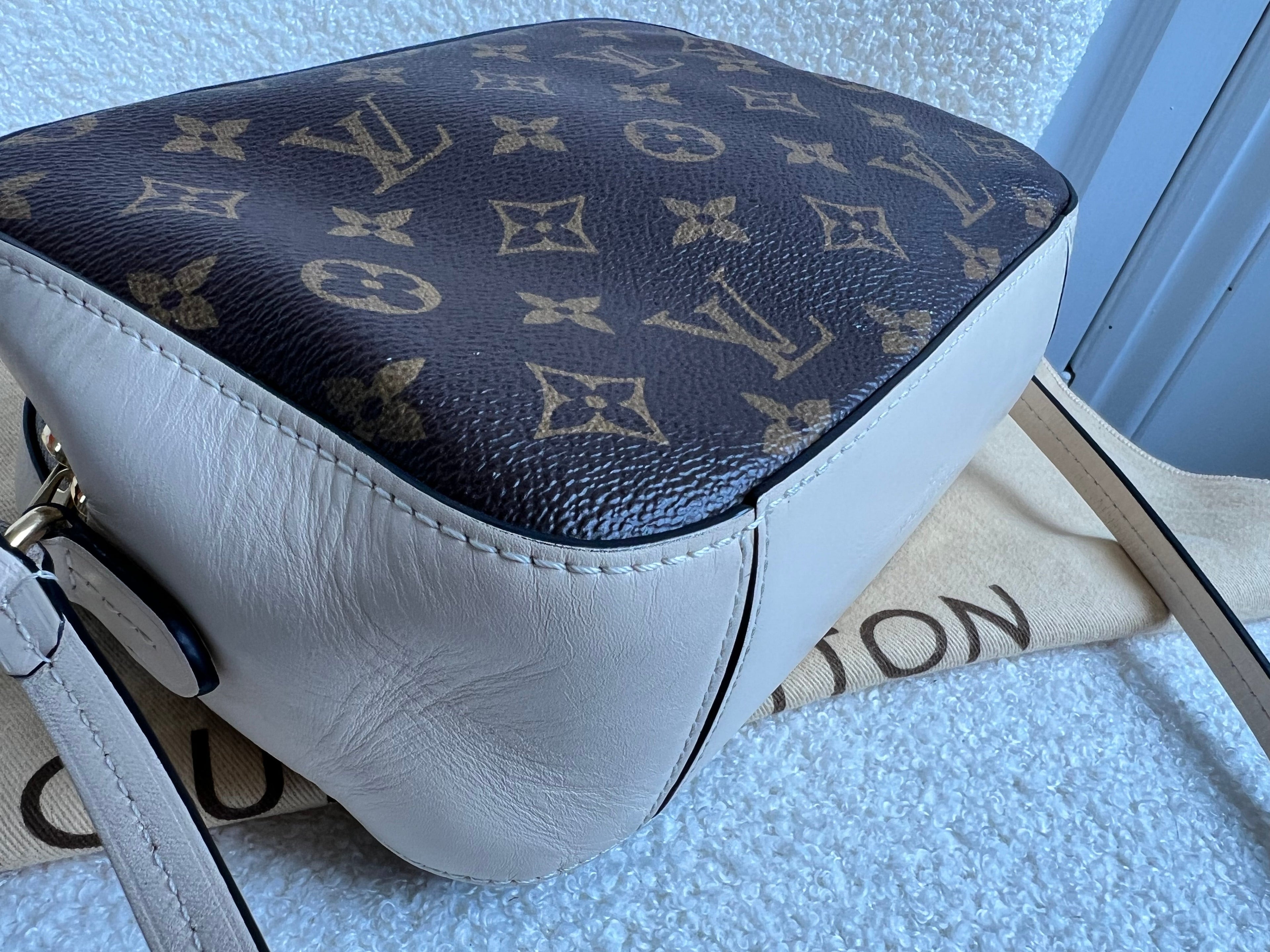 Louis Vuitton Saintonge Monogram Cream