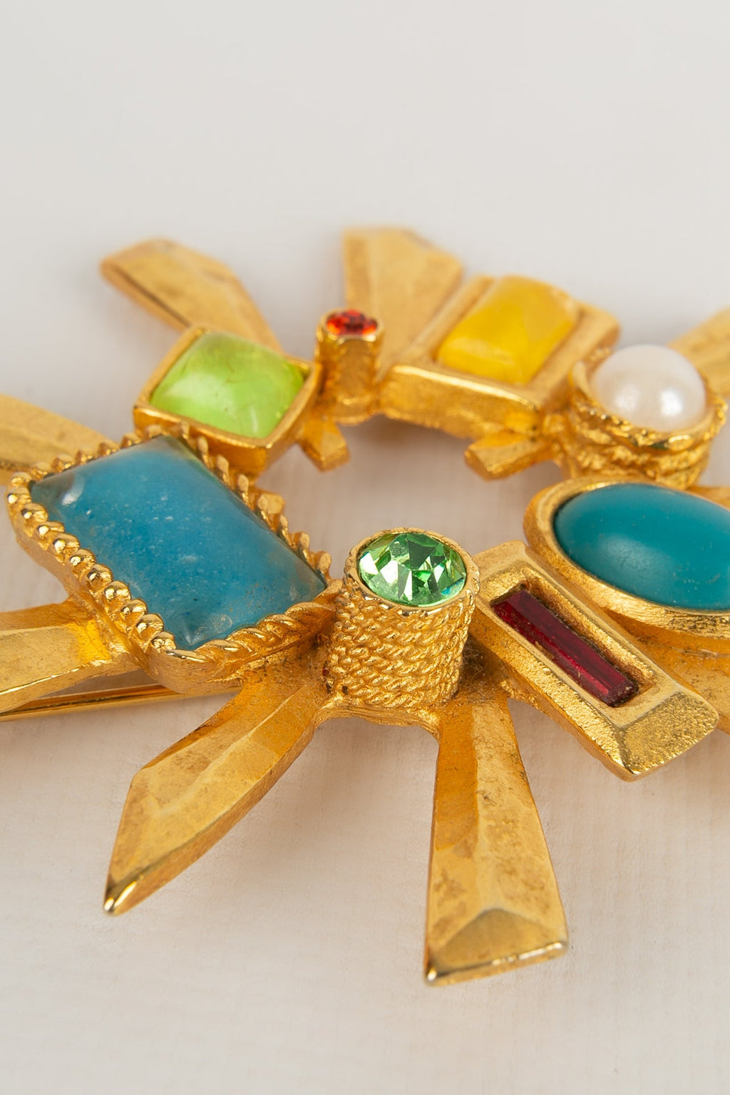 Broche soleil Lacroix