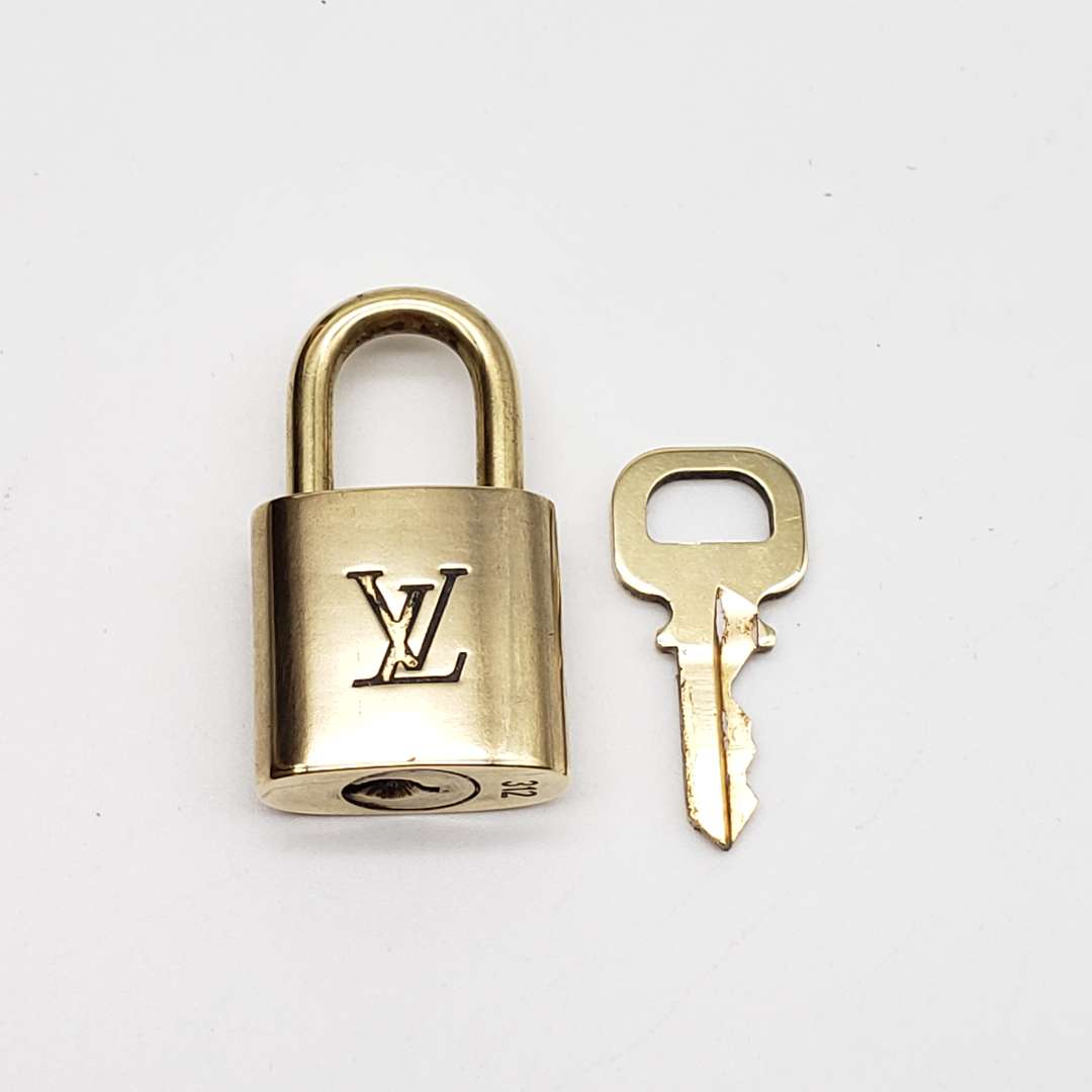 Louis Vuitton Gold Brash 1 Lock and 1 Key