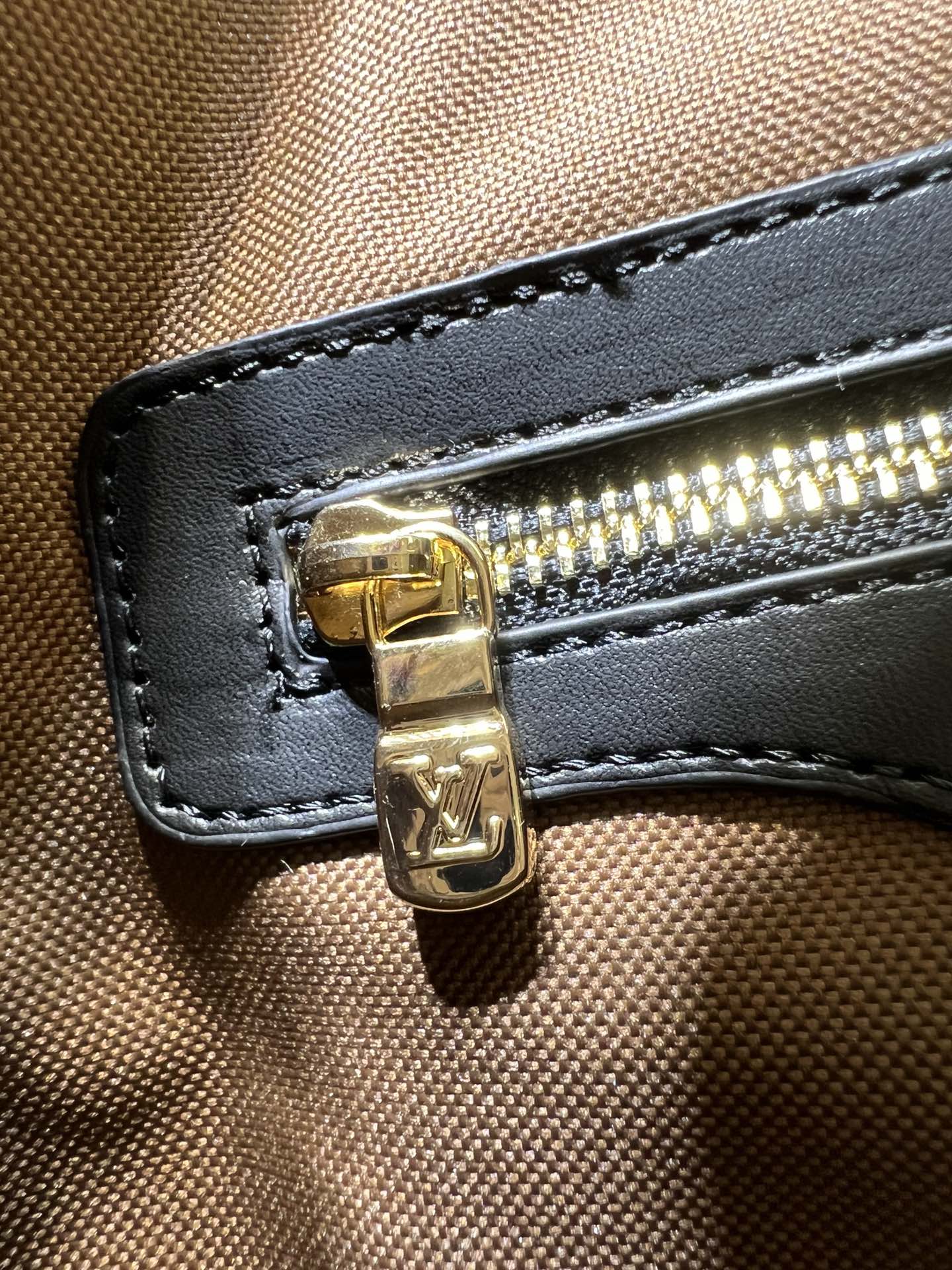 EN - Luxury Bags LUV 765