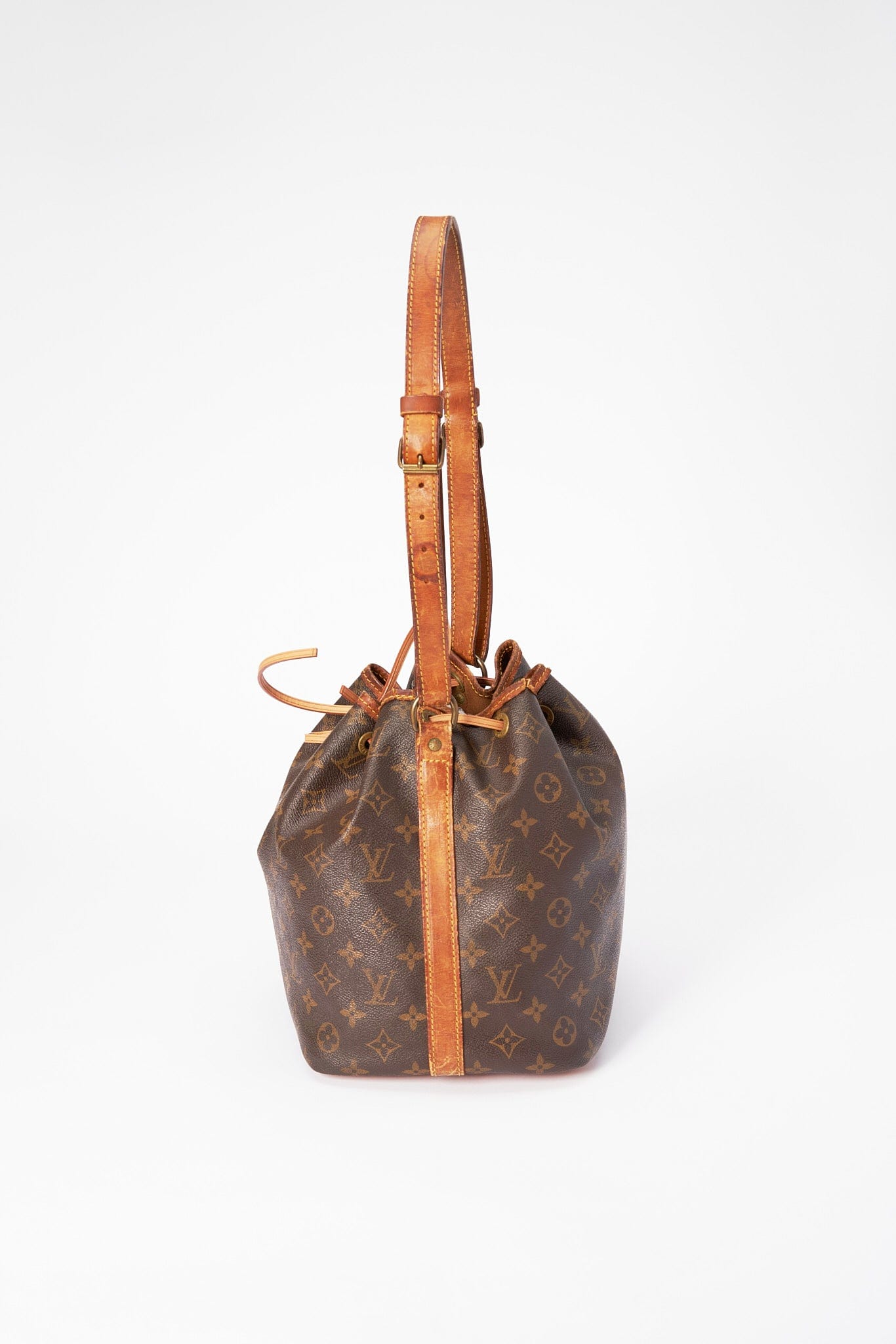 Louis Vuitton Petit NoÃƒÆ’Ã‚Â© Bag in Monogram Canvas