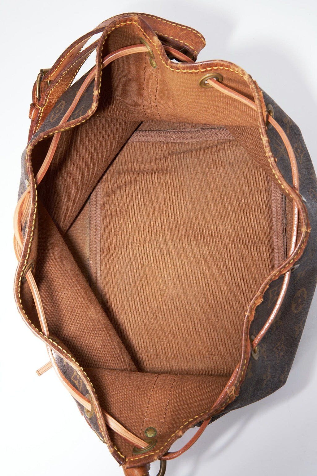 Louis Vuitton Petit NoÃƒÆ’Ã‚Â© Bag in Monogram Canvas