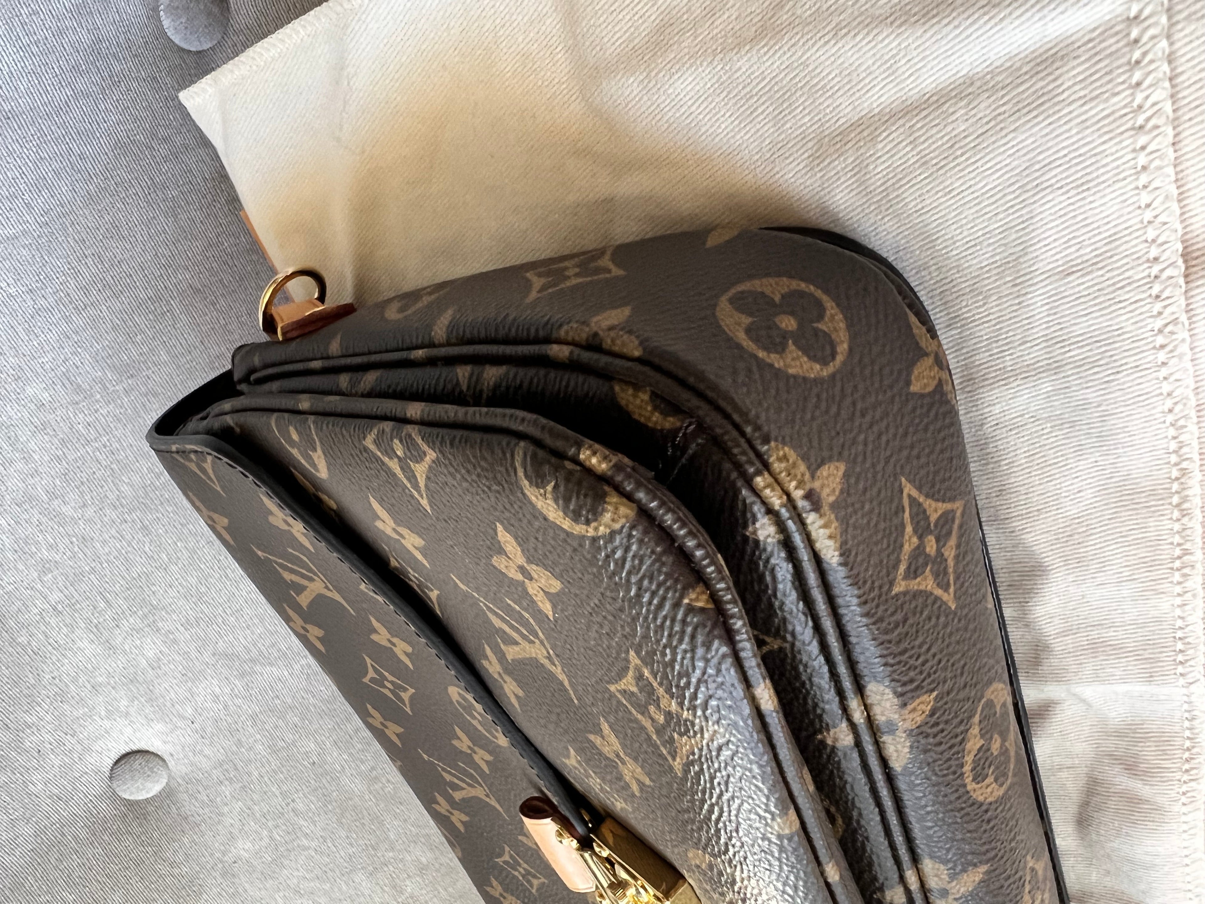 Louis Vuitton Pochette Metis Monogram (RRP £1,970)