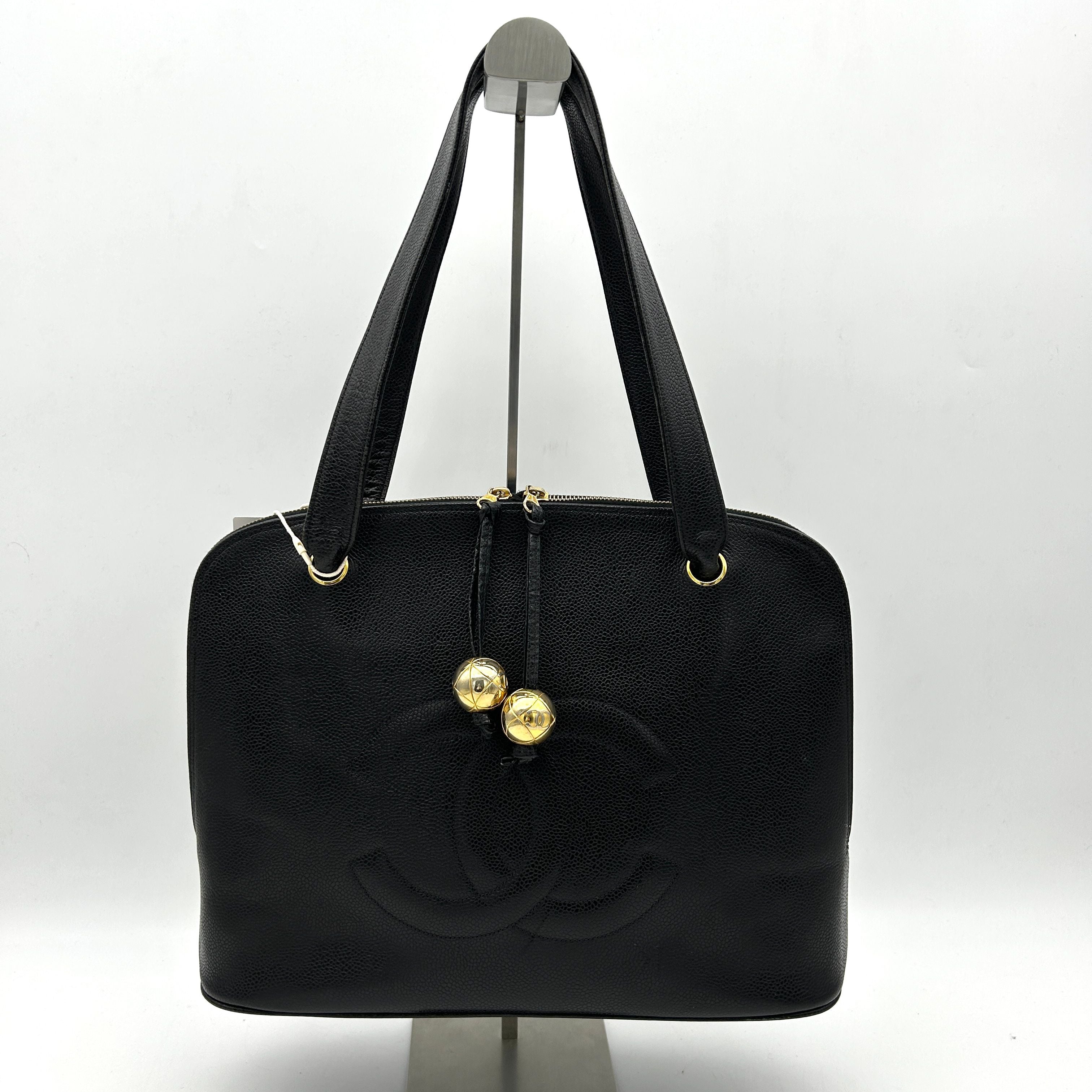 Pre-owned CHANEL Caviar Large CC Shoulder Bag Black  WD012636