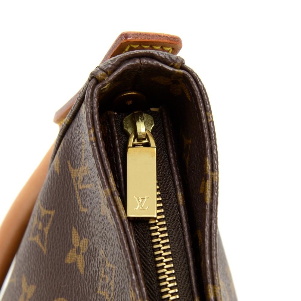 Louis Vuitto Looping GM Monogram Canvas Handbag