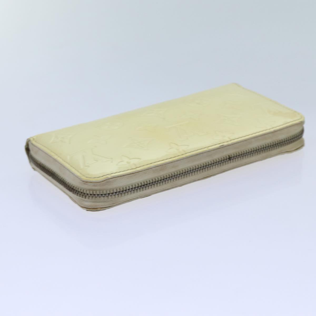 Luxurious Patent Leather Elegant Wallet with Metal Fittings