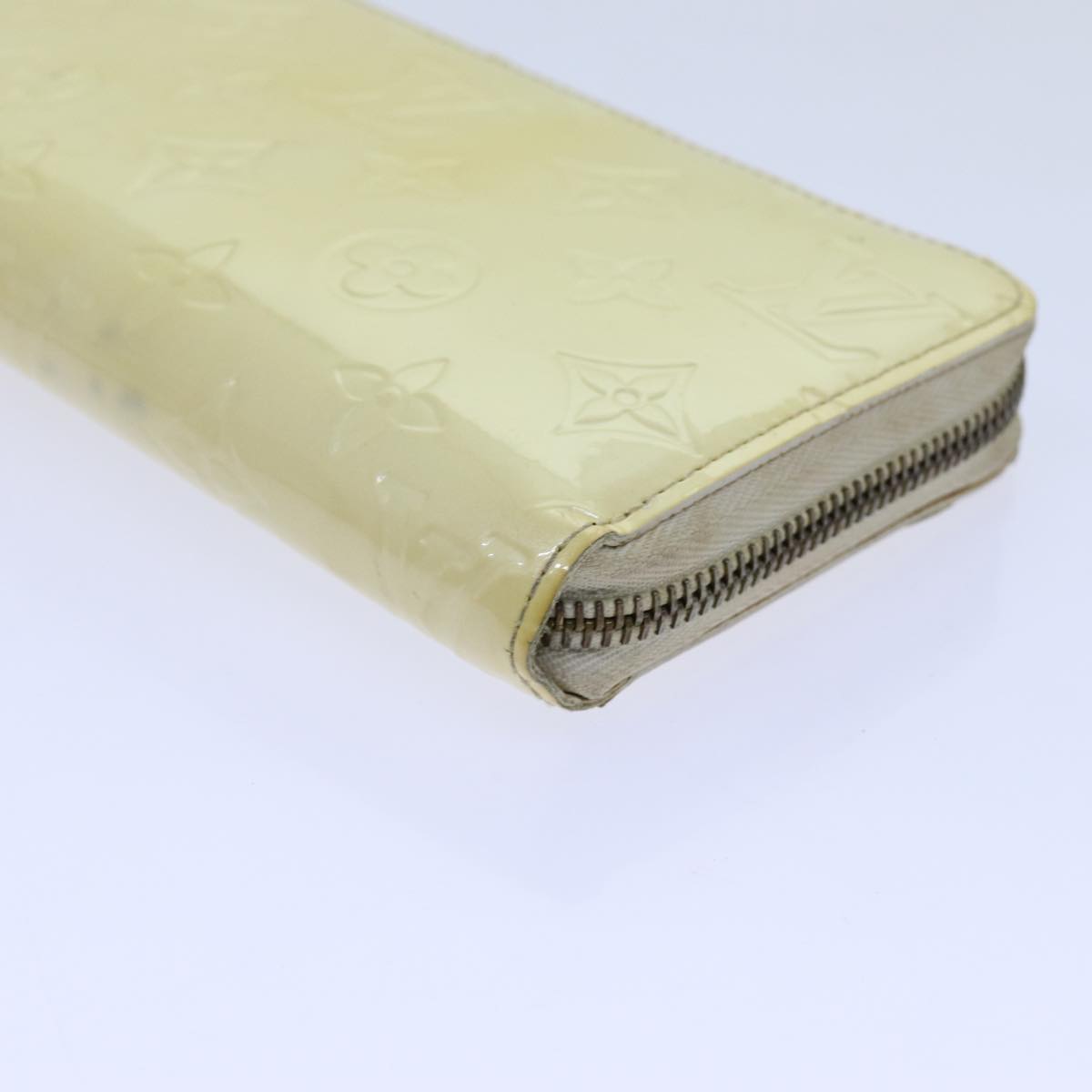 Luxurious Patent Leather Elegant Wallet with Metal Fittings