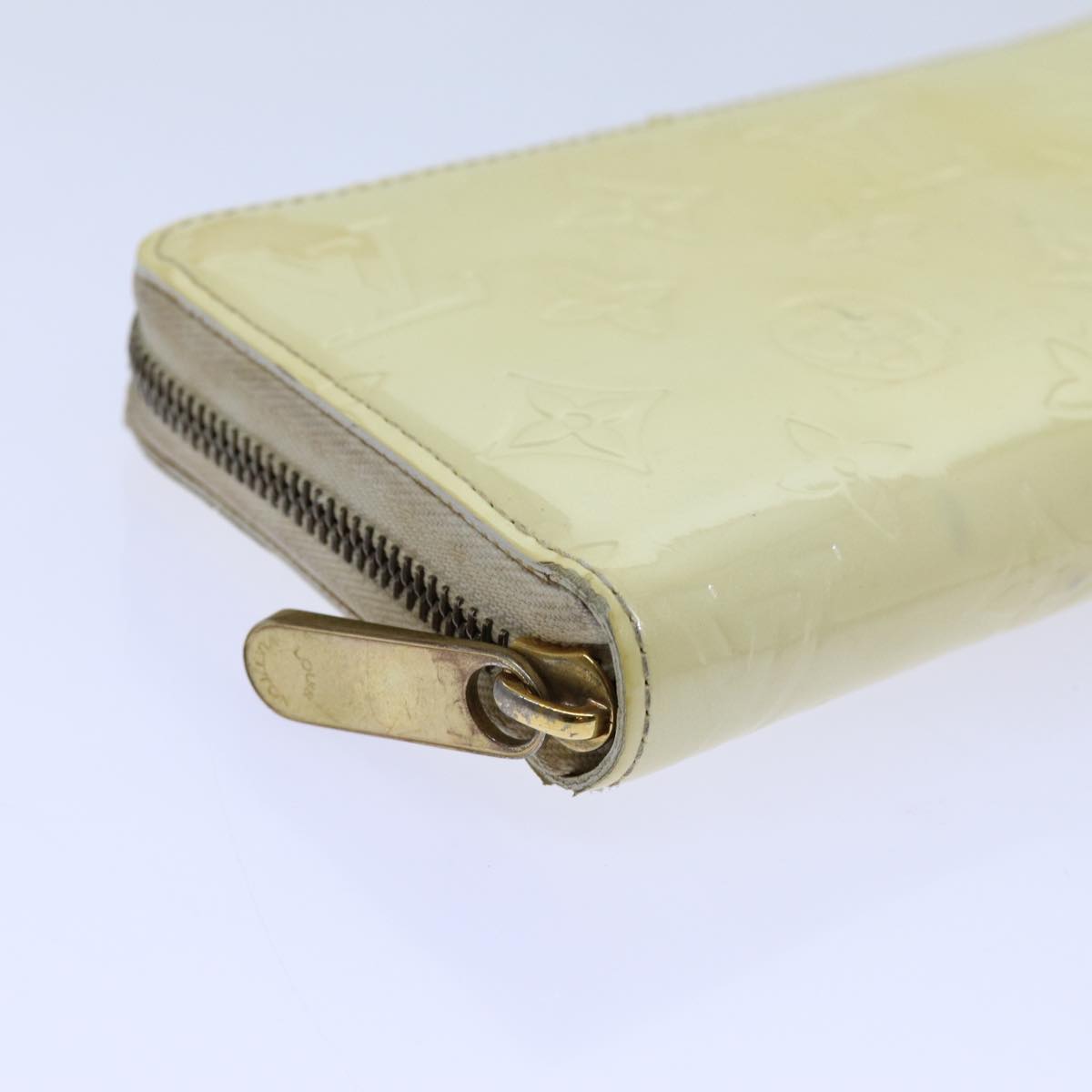 Luxurious Patent Leather Elegant Wallet with Metal Fittings