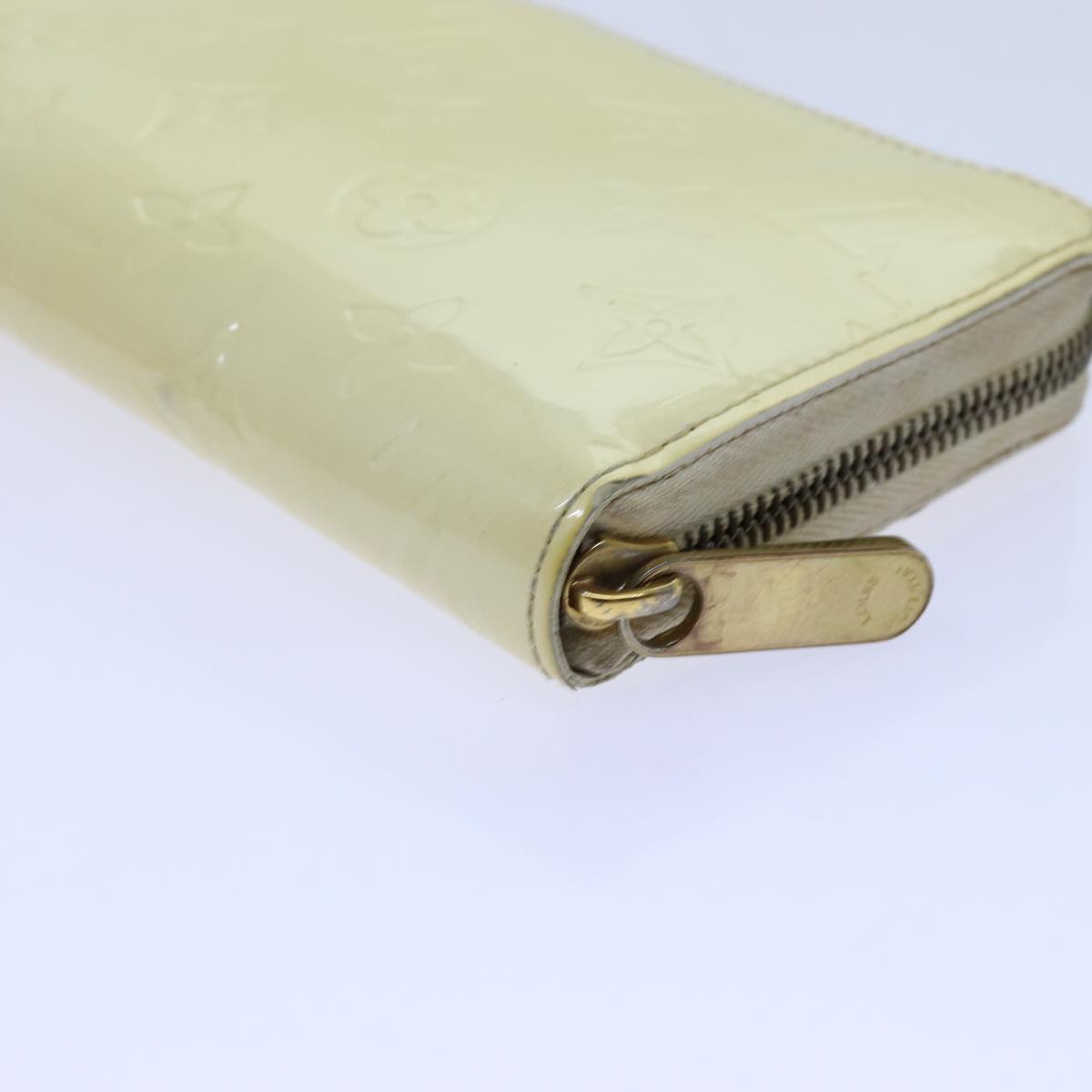 Luxurious Patent Leather Elegant Wallet with Metal Fittings