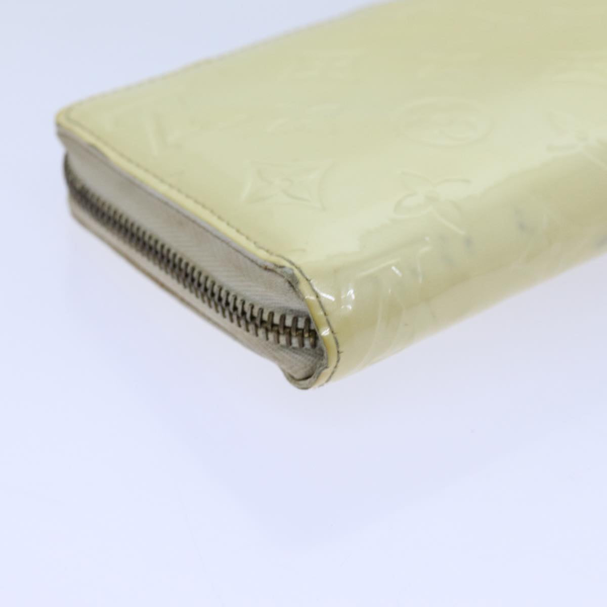 Luxurious Patent Leather Elegant Wallet with Metal Fittings