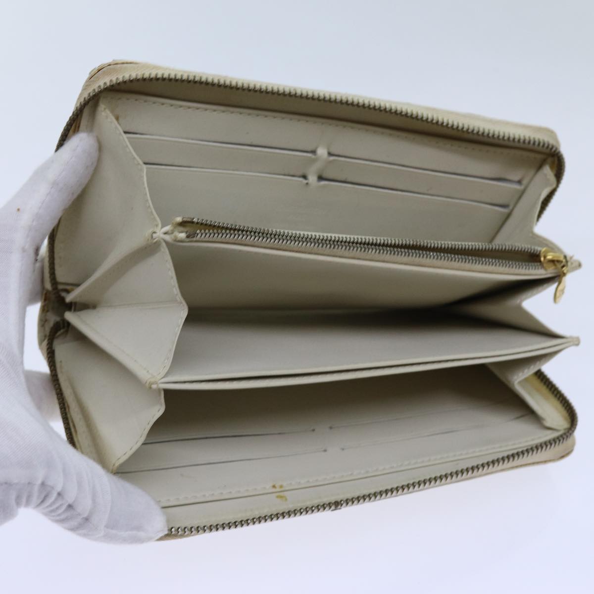 Luxurious Patent Leather Elegant Wallet with Metal Fittings