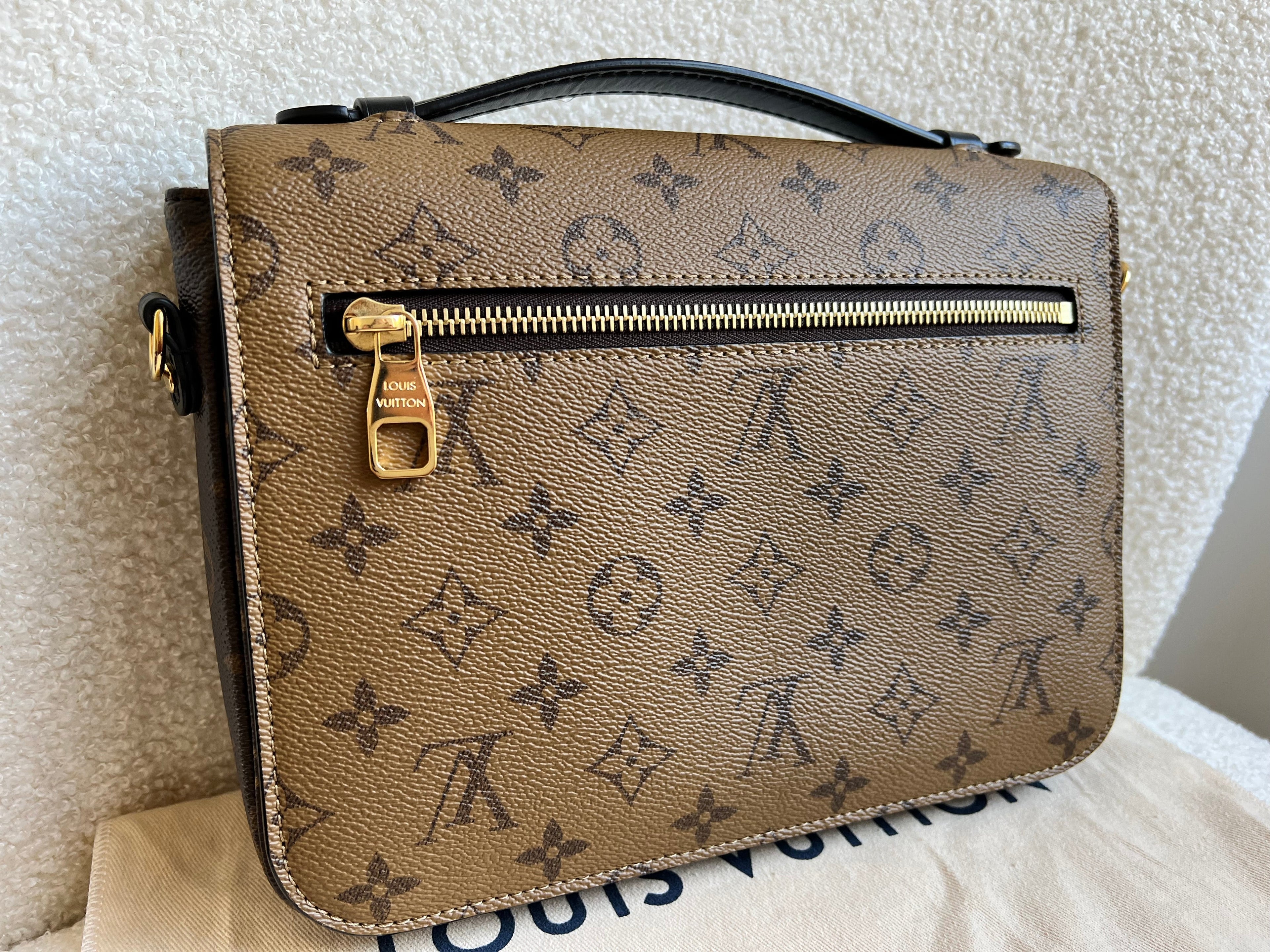 Louis Vuitton Pochette Metis Reverse Monogram (RRP £1,970)