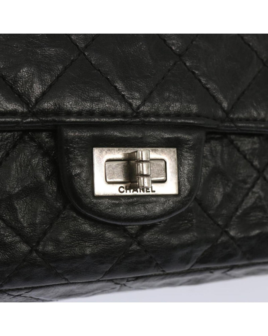 CHANEL Timeless Classic Flap Bag