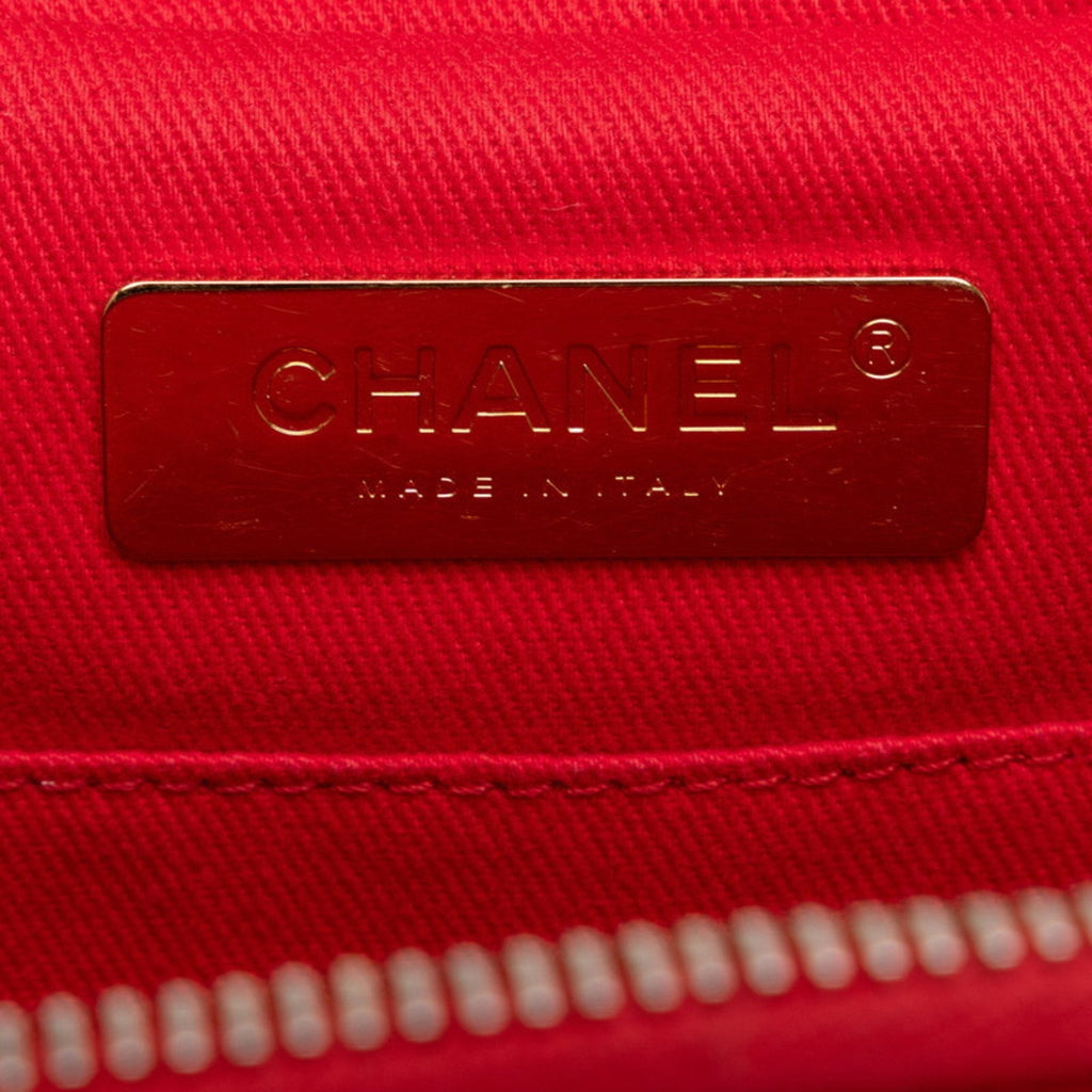 Chanel Padded Leather Handbag in Good Condition