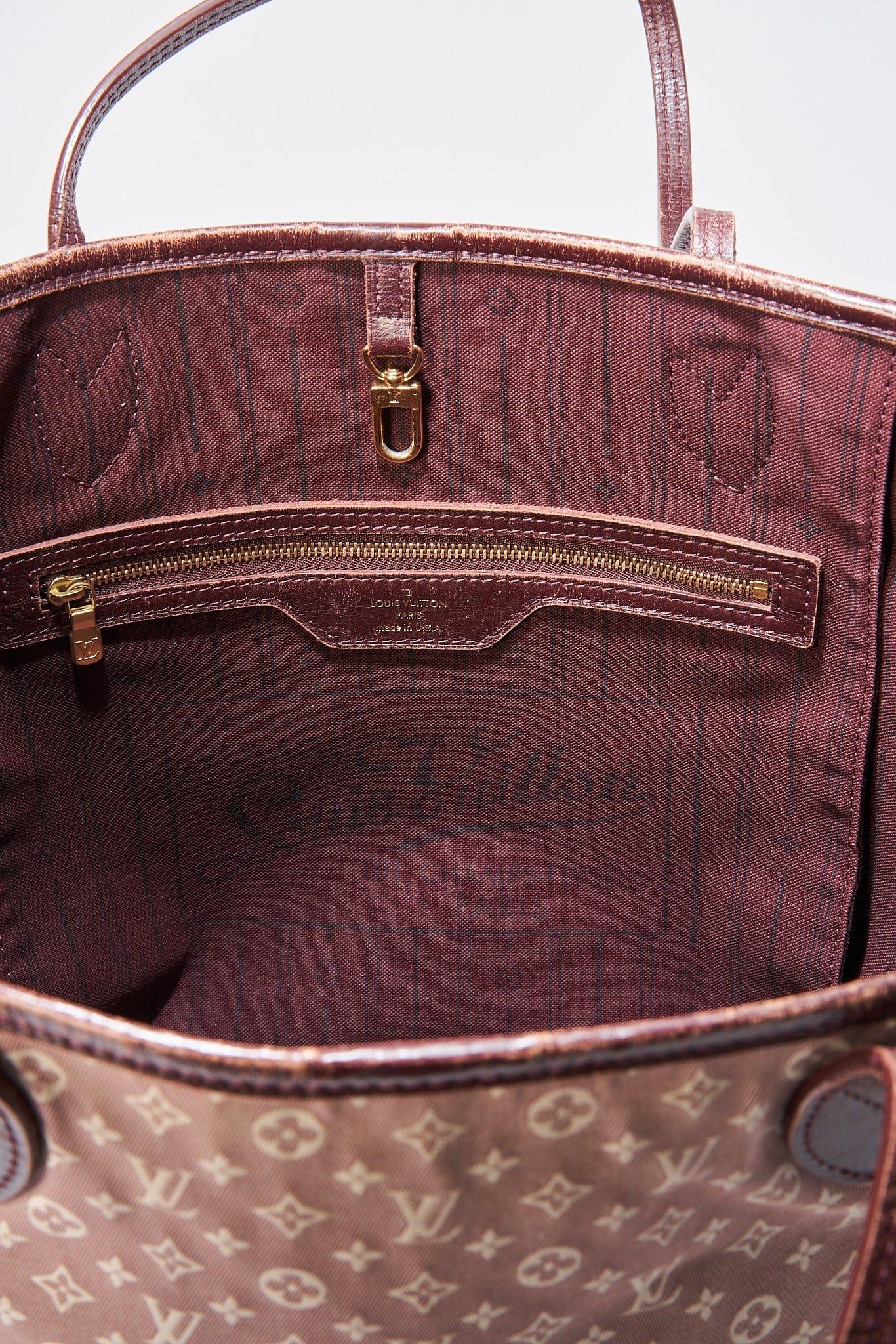 Louis Vuitton Neverfull MM in Burgundy Monogram Canvas