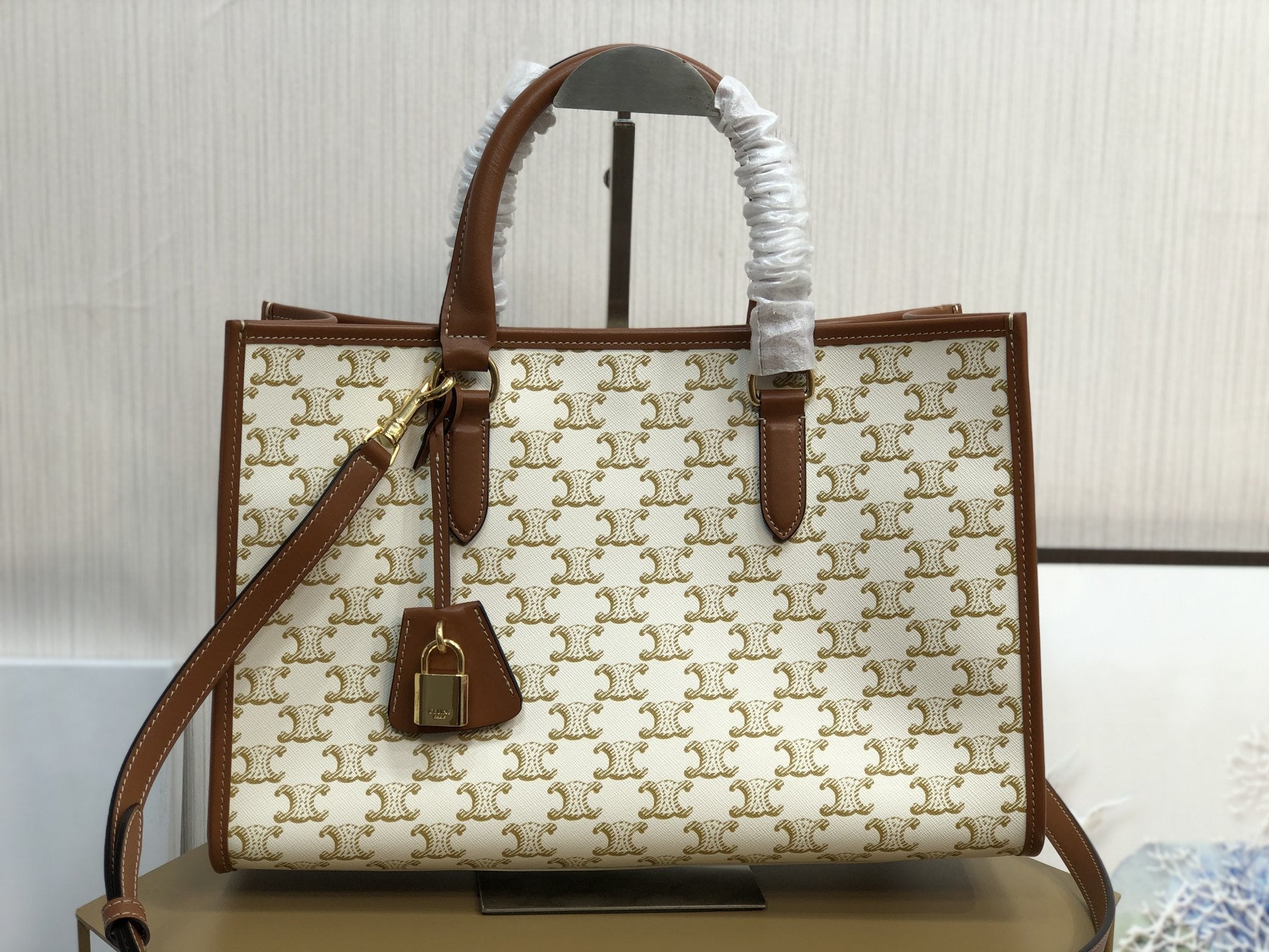 GLAMI Mini Horizontal Cabas In Triomphe Canvas White For Women 14in/35cm 199742BZJ.01BC