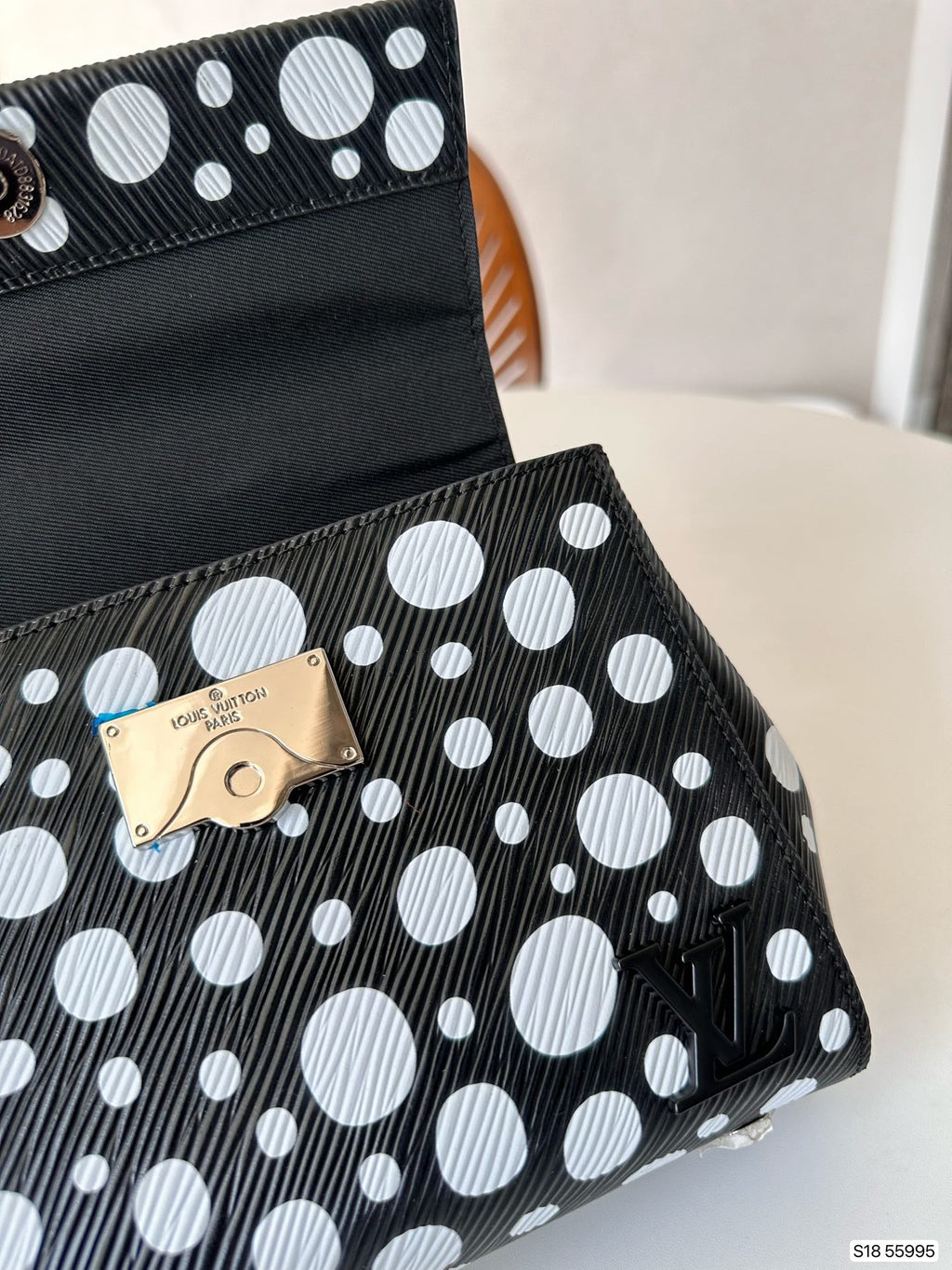 EN - Luxury Bags LUV 844